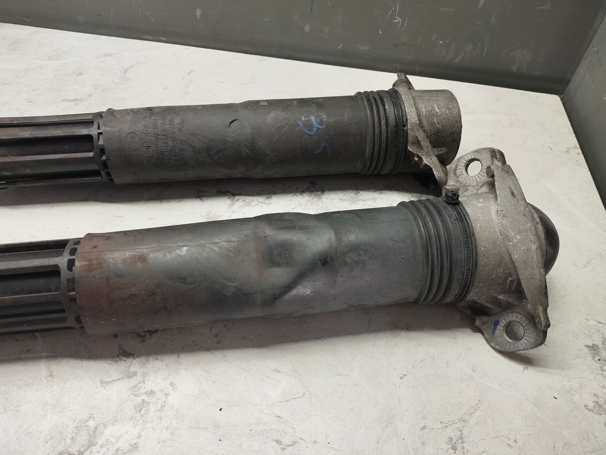 https://ycs.partsauto.market/partsauto-images/thmbs/userImages/6ab8ea4394fc0aced0b69382a3e61955/part/370369a3-7839-486c-96bd-4017ec7d4eaf_1787307226352.jpg