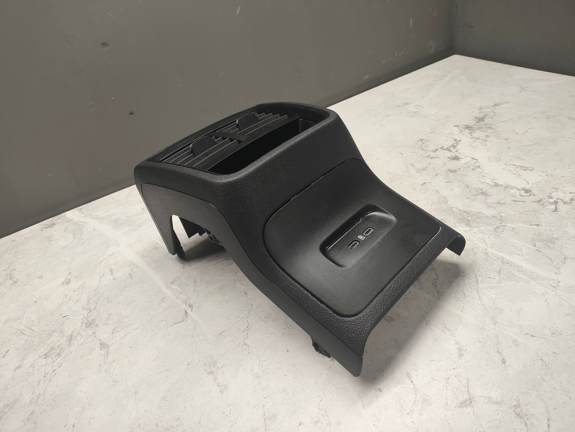 https://ycs.partsauto.market/partsauto-images/thmbs/userImages/6ab8ea4394fc0aced0b69382a3e61955/part/3e820331-2cd0-4bc7-b18a-4ca22398f903_1775557342376.jpg