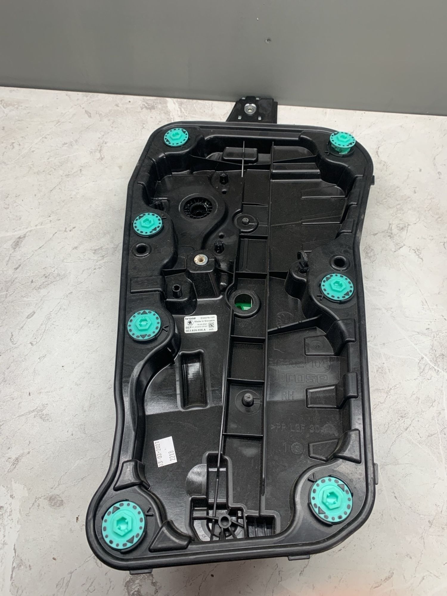 https://ycs.partsauto.market/partsauto-images/thmbs/userImages/6ab8ea4394fc0aced0b69382a3e61955/part/41b5a4a3-de18-43d3-8881-809230aa7168_1774259812687.jpg
