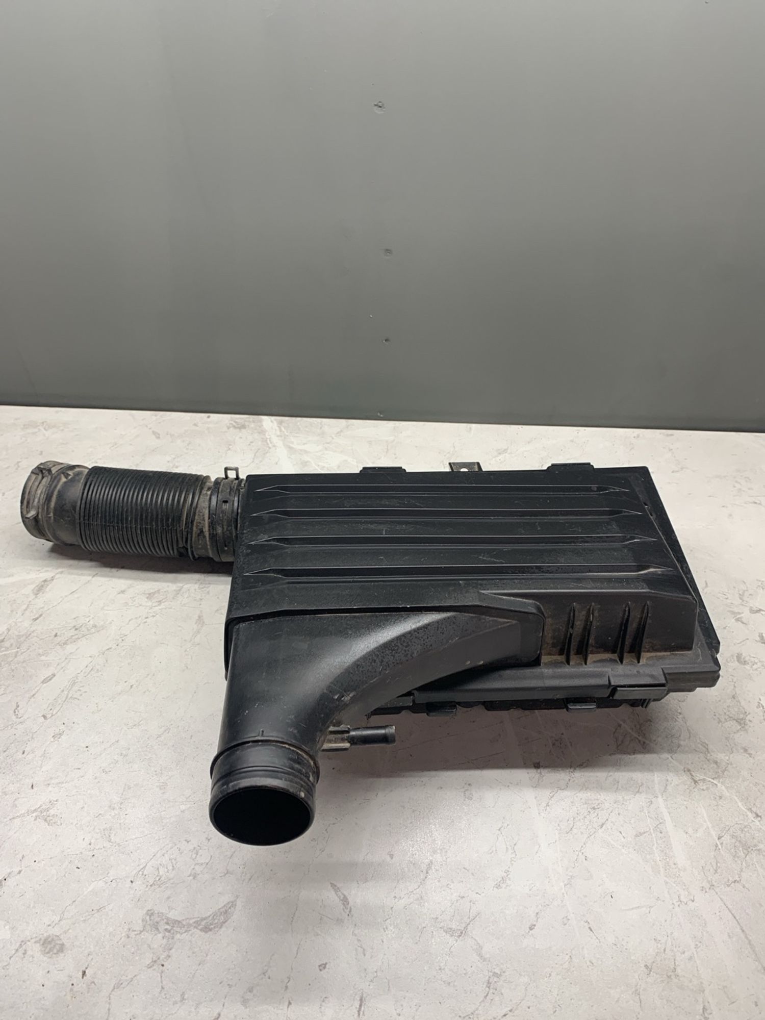 https://ycs.partsauto.market/partsauto-images/thmbs/userImages/6ab8ea4394fc0aced0b69382a3e61955/part/43d7ebe6-6c7d-4261-a502-5def23bf36fd_1773922516434.jpg