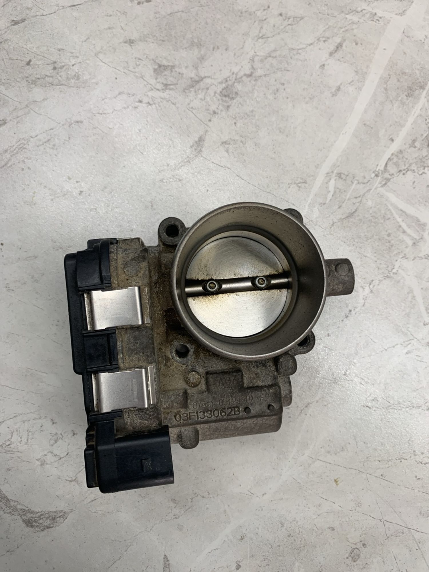 https://ycs.partsauto.market/partsauto-images/thmbs/userImages/6ab8ea4394fc0aced0b69382a3e61955/part/48c5c9bf-e03d-48df-8e8c-aeda0564d74f_1773750528110.jpg