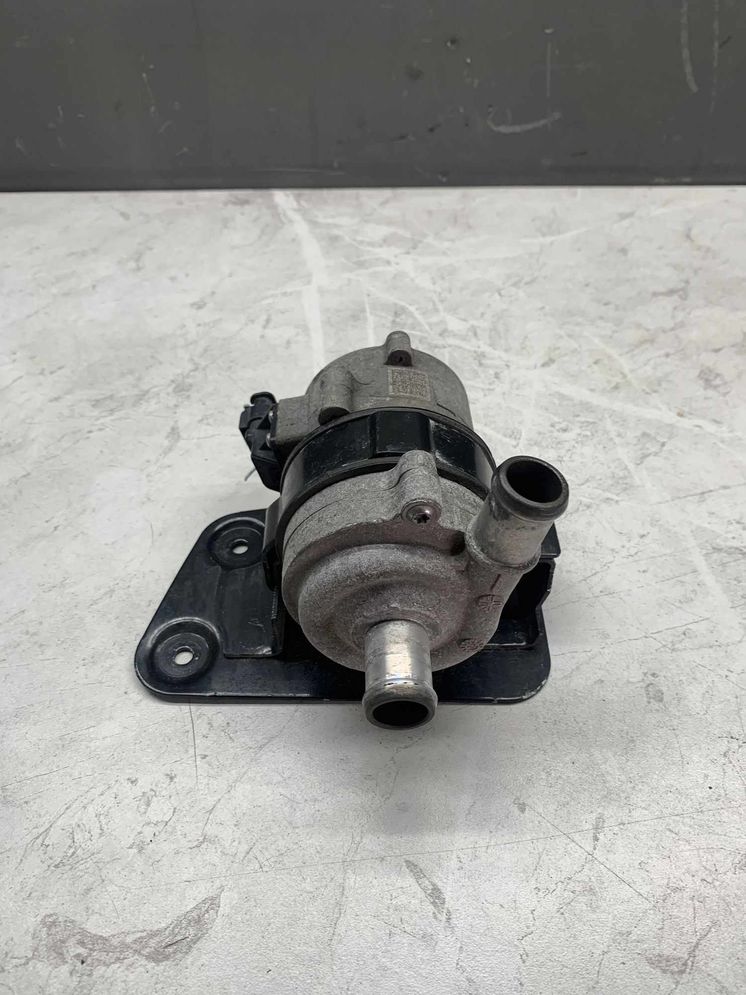 https://ycs.partsauto.market/partsauto-images/thmbs/userImages/6ab8ea4394fc0aced0b69382a3e61955/part/49eecc72-db2b-4a12-b450-f207efaf8b4a_1782218848497.jpg