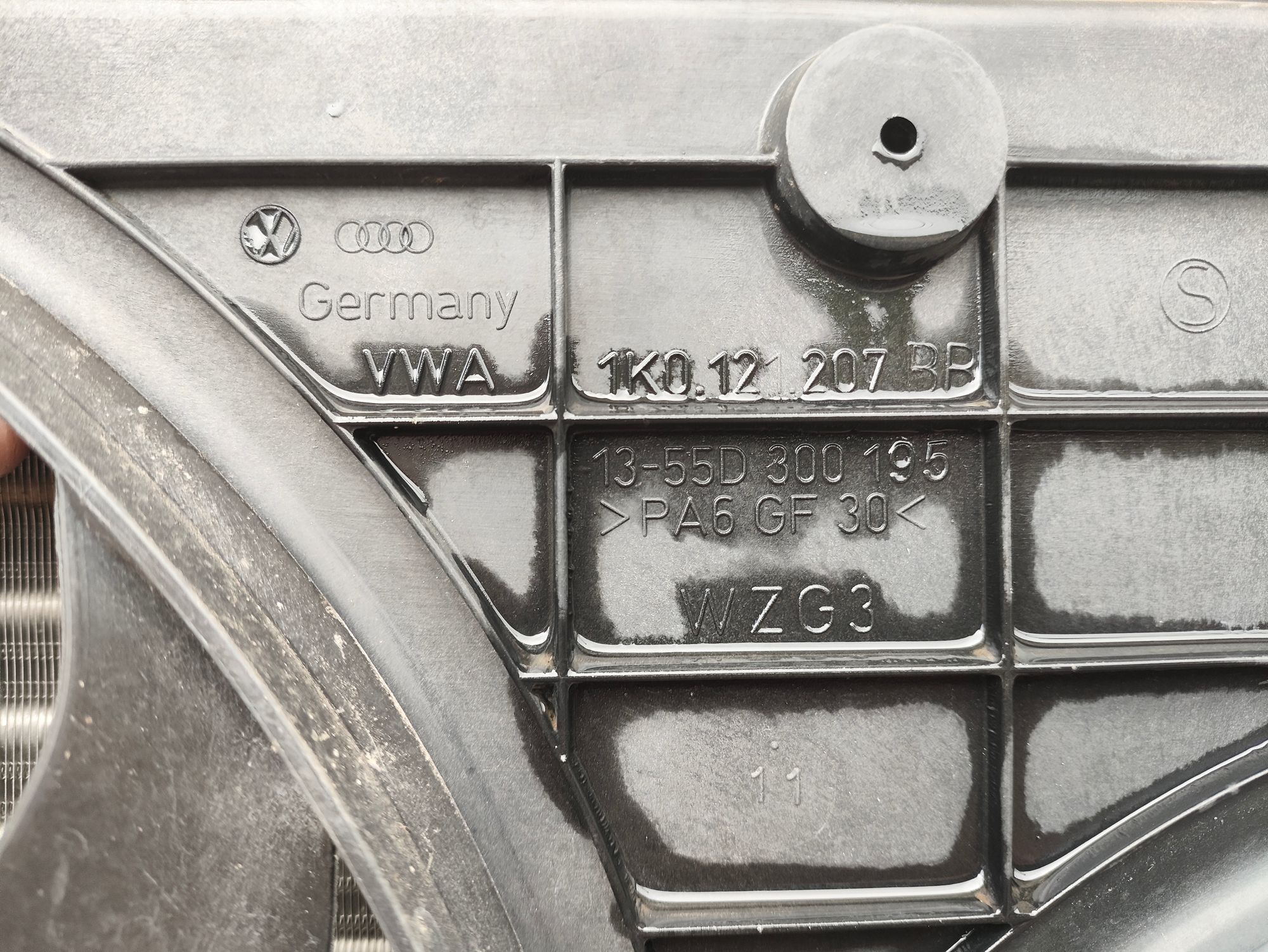 https://ycs.partsauto.market/partsauto-images/thmbs/userImages/6ab8ea4394fc0aced0b69382a3e61955/part/4eb220fd-4579-4a2a-968d-8b35f9aa074e_1784198316183.jpg
