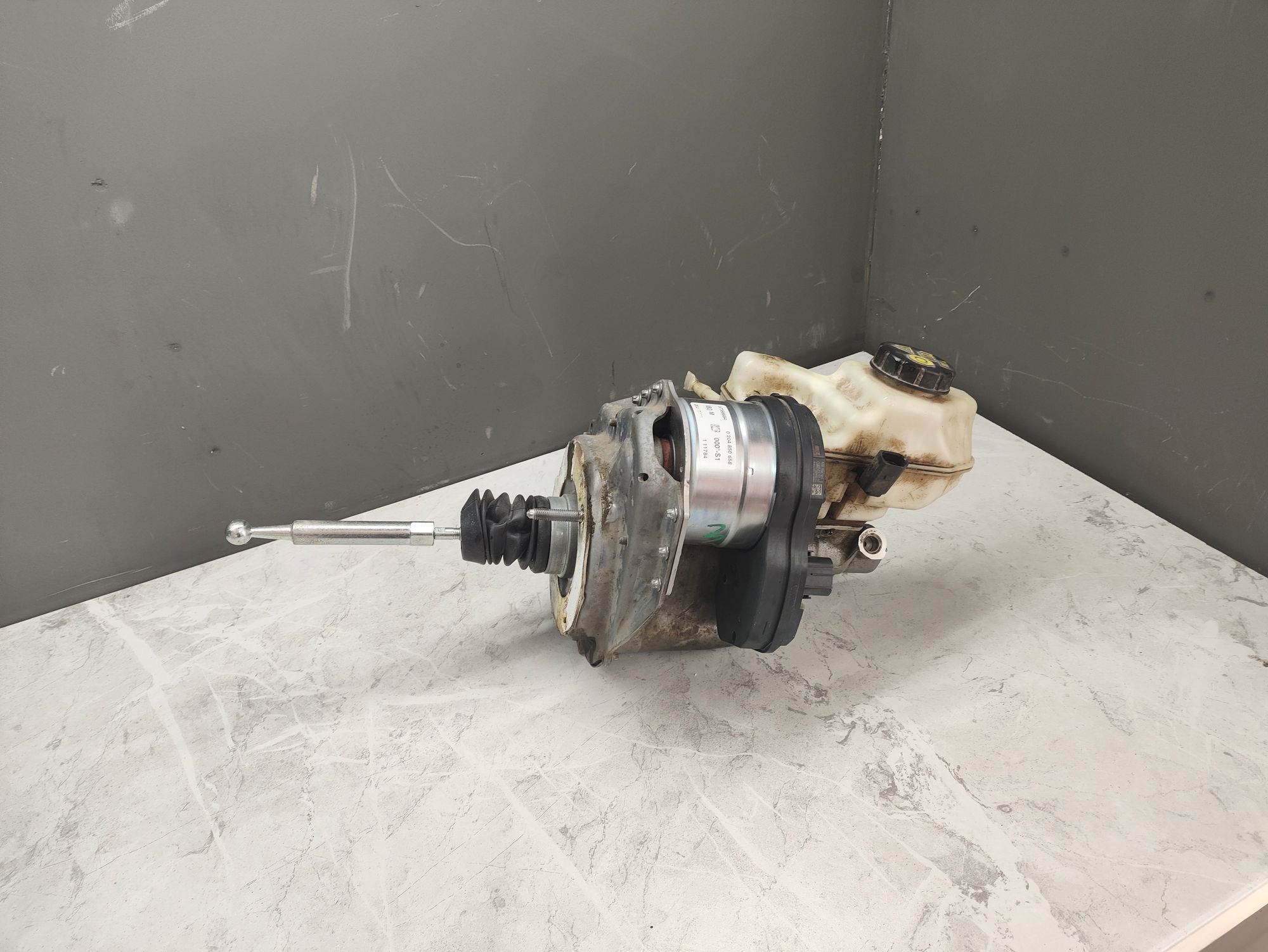 https://ycs.partsauto.market/partsauto-images/thmbs/userImages/6ab8ea4394fc0aced0b69382a3e61955/part/510be623-9570-4f7d-880e-9499e67f0359_1776762561533.jpg