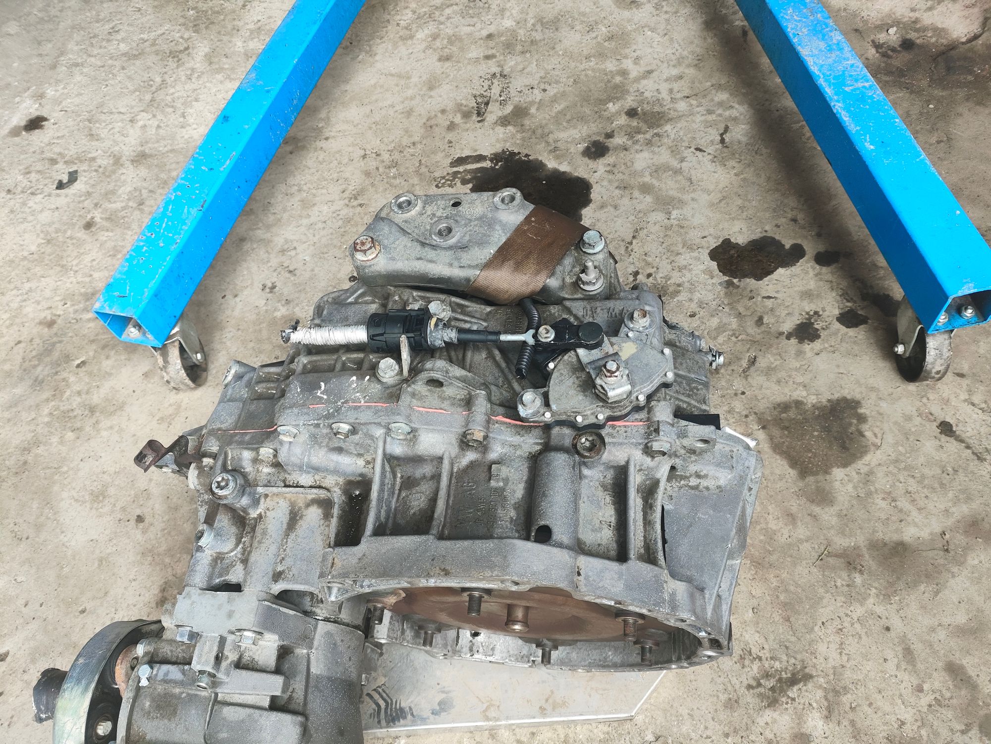 https://ycs.partsauto.market/partsauto-images/thmbs/userImages/6ab8ea4394fc0aced0b69382a3e61955/part/528a18f8-dc47-4ce8-8000-550e27ef7c22_1779101882548.jpg