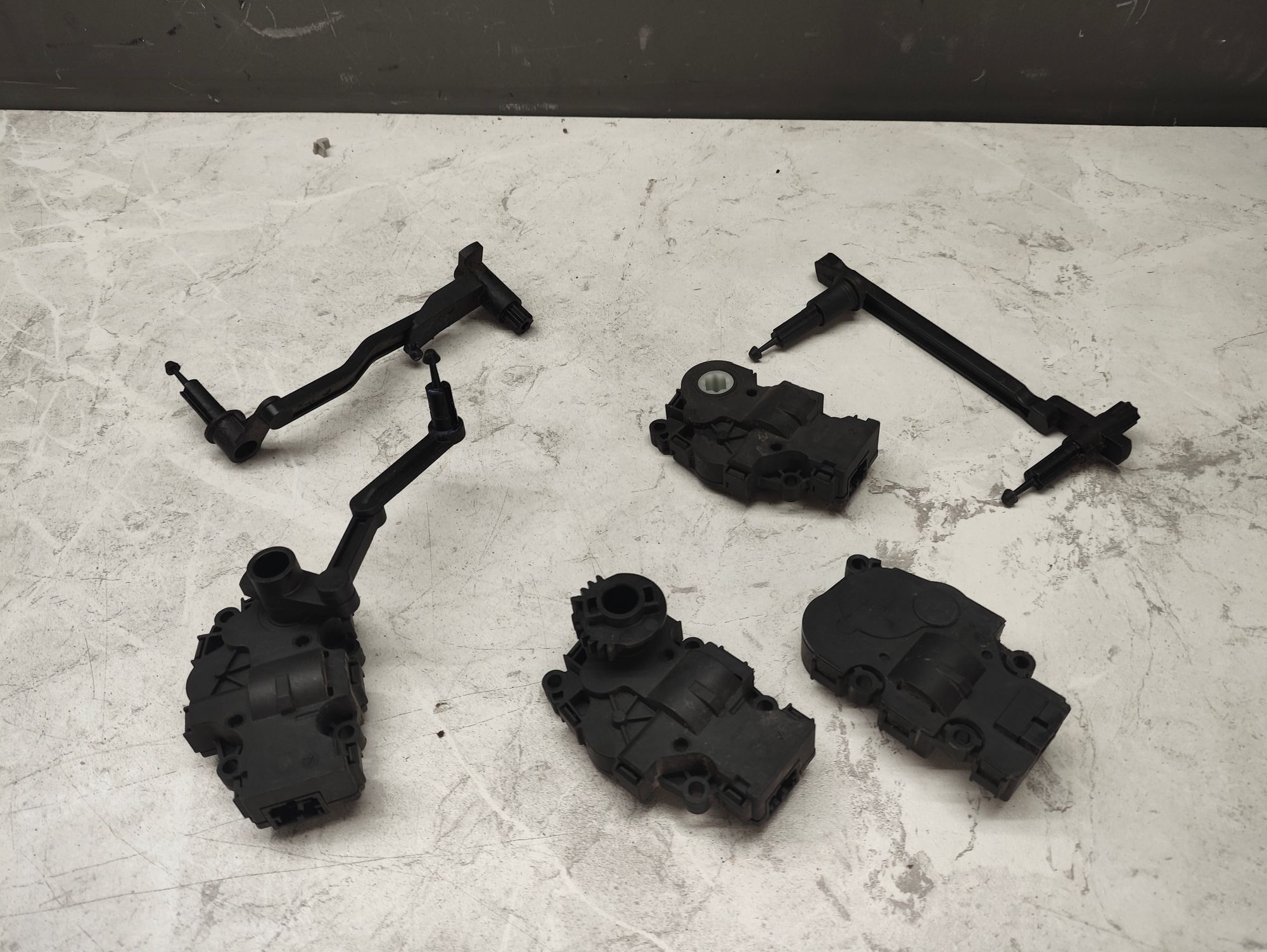 https://ycs.partsauto.market/partsauto-images/thmbs/userImages/6ab8ea4394fc0aced0b69382a3e61955/part/5b5356b6-7ca6-4045-8537-4186d2953c48_1784194735524.jpg