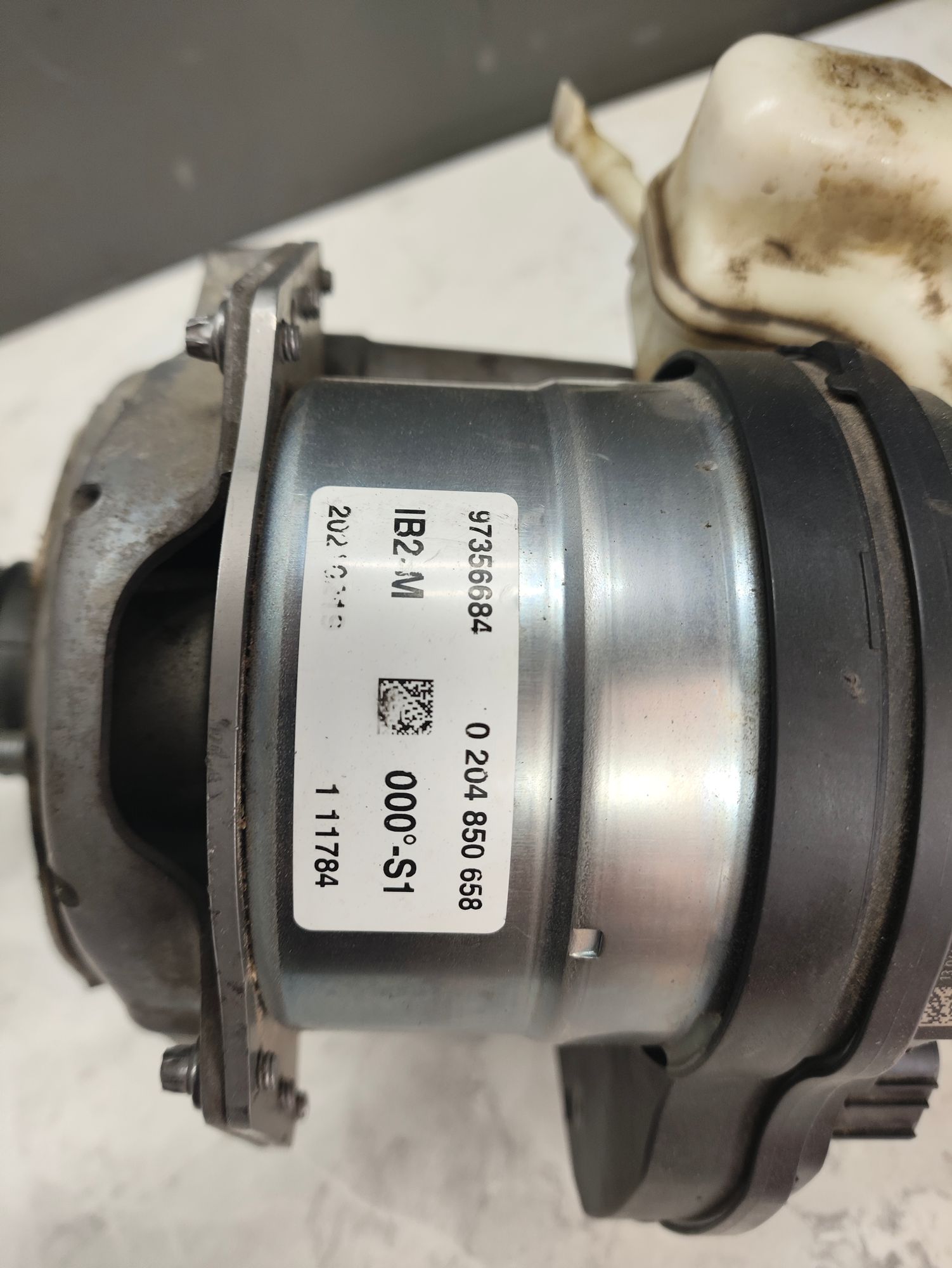 https://ycs.partsauto.market/partsauto-images/thmbs/userImages/6ab8ea4394fc0aced0b69382a3e61955/part/5da6973e-8b68-4958-a20d-fc702c36f388_1776762566423.jpg