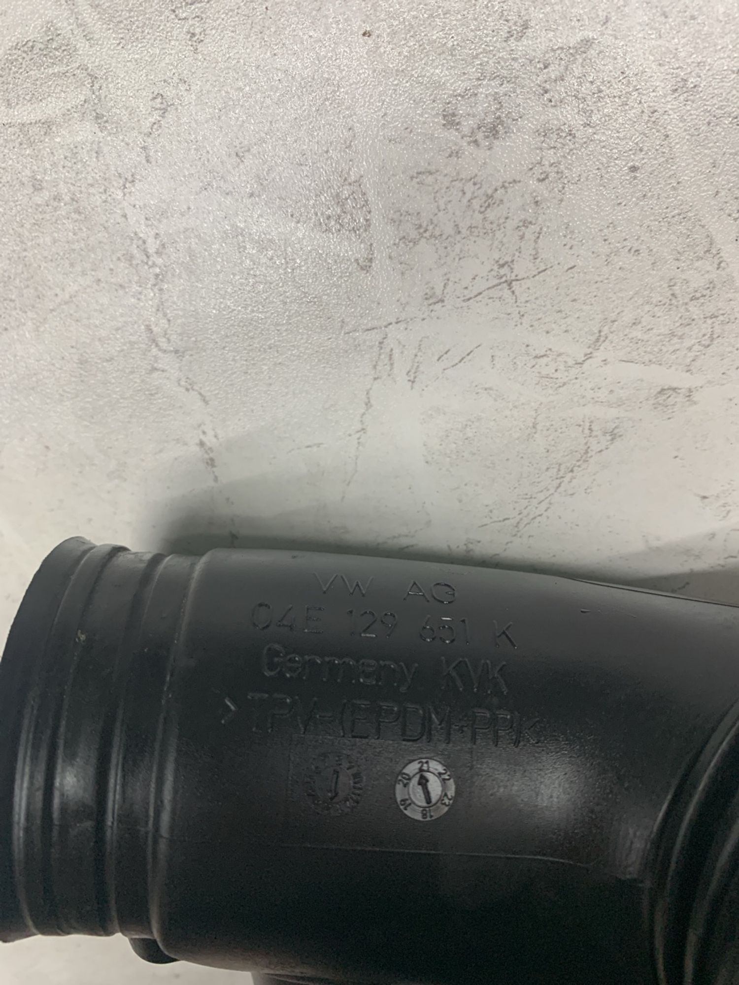 https://ycs.partsauto.market/partsauto-images/thmbs/userImages/6ab8ea4394fc0aced0b69382a3e61955/part/62a4d856-59ef-47ed-b434-8c1af3198868_1773922800470.jpg