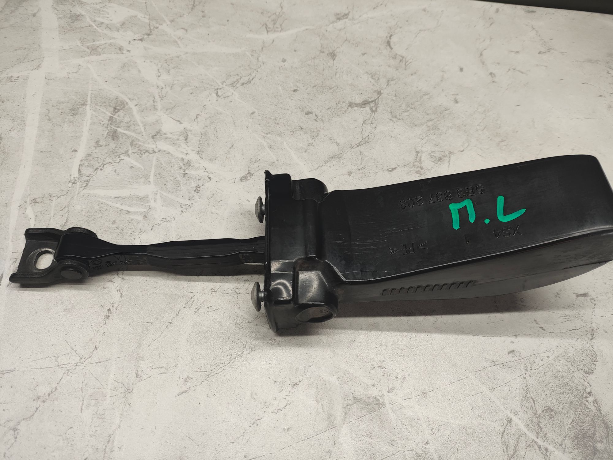 https://ycs.partsauto.market/partsauto-images/thmbs/userImages/6ab8ea4394fc0aced0b69382a3e61955/part/63553d64-1297-47a1-9181-d5ce74a826d7_1776263407700.jpg