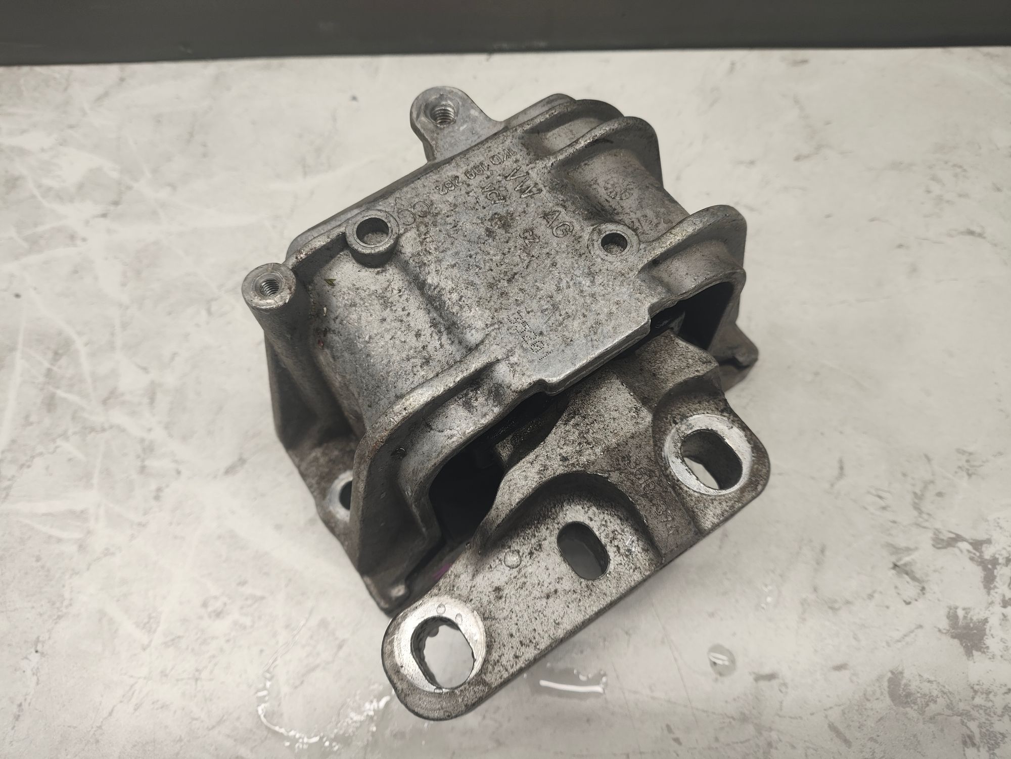 https://ycs.partsauto.market/partsauto-images/thmbs/userImages/6ab8ea4394fc0aced0b69382a3e61955/part/65d74a3a-832f-459f-84b2-b6e806d562f6_1777711796250.jpg