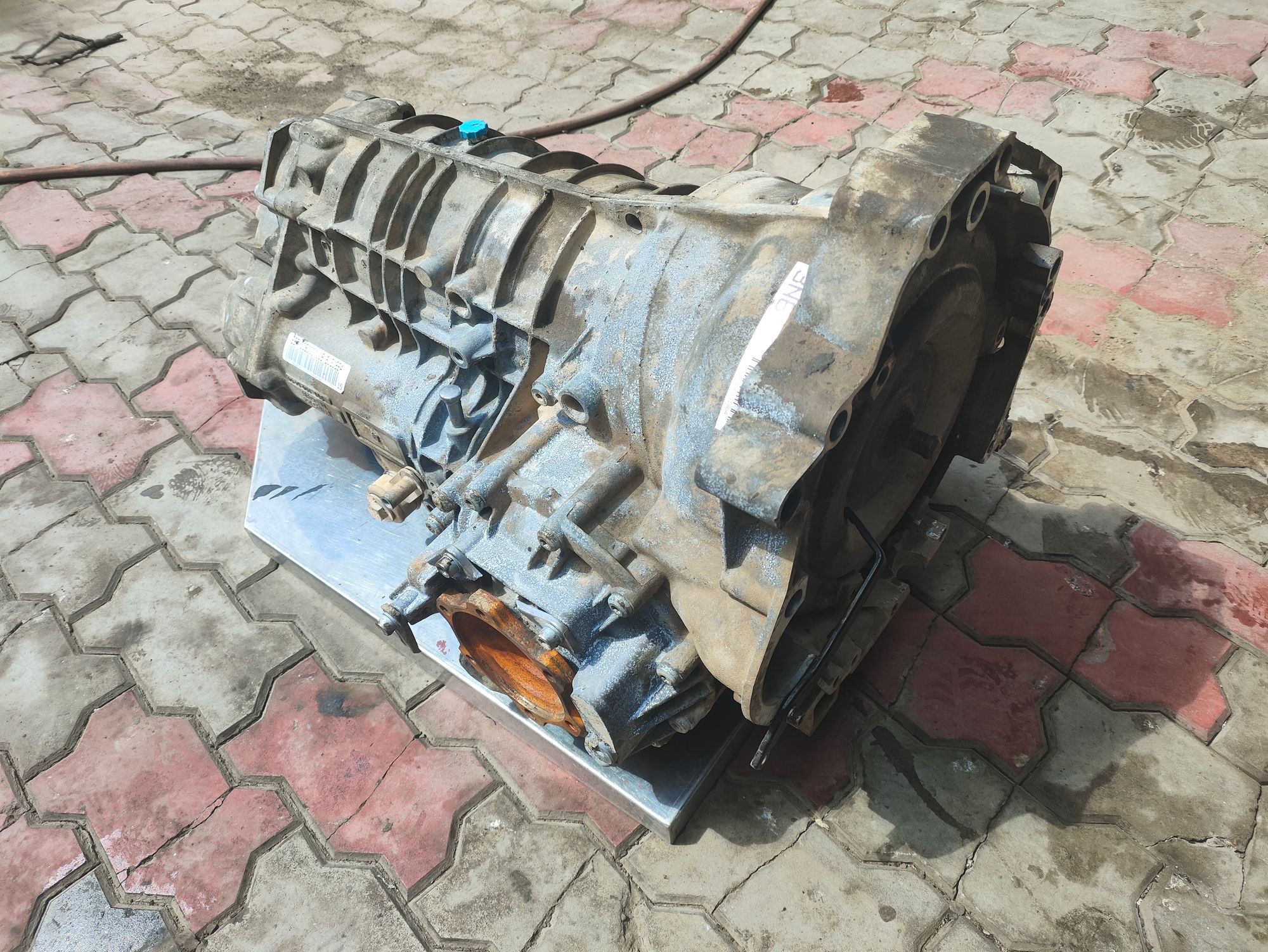 https://ycs.partsauto.market/partsauto-images/thmbs/userImages/6ab8ea4394fc0aced0b69382a3e61955/part/67945199-aa59-41d5-ba2a-190d1d699ce1_1780919611985.jpg
