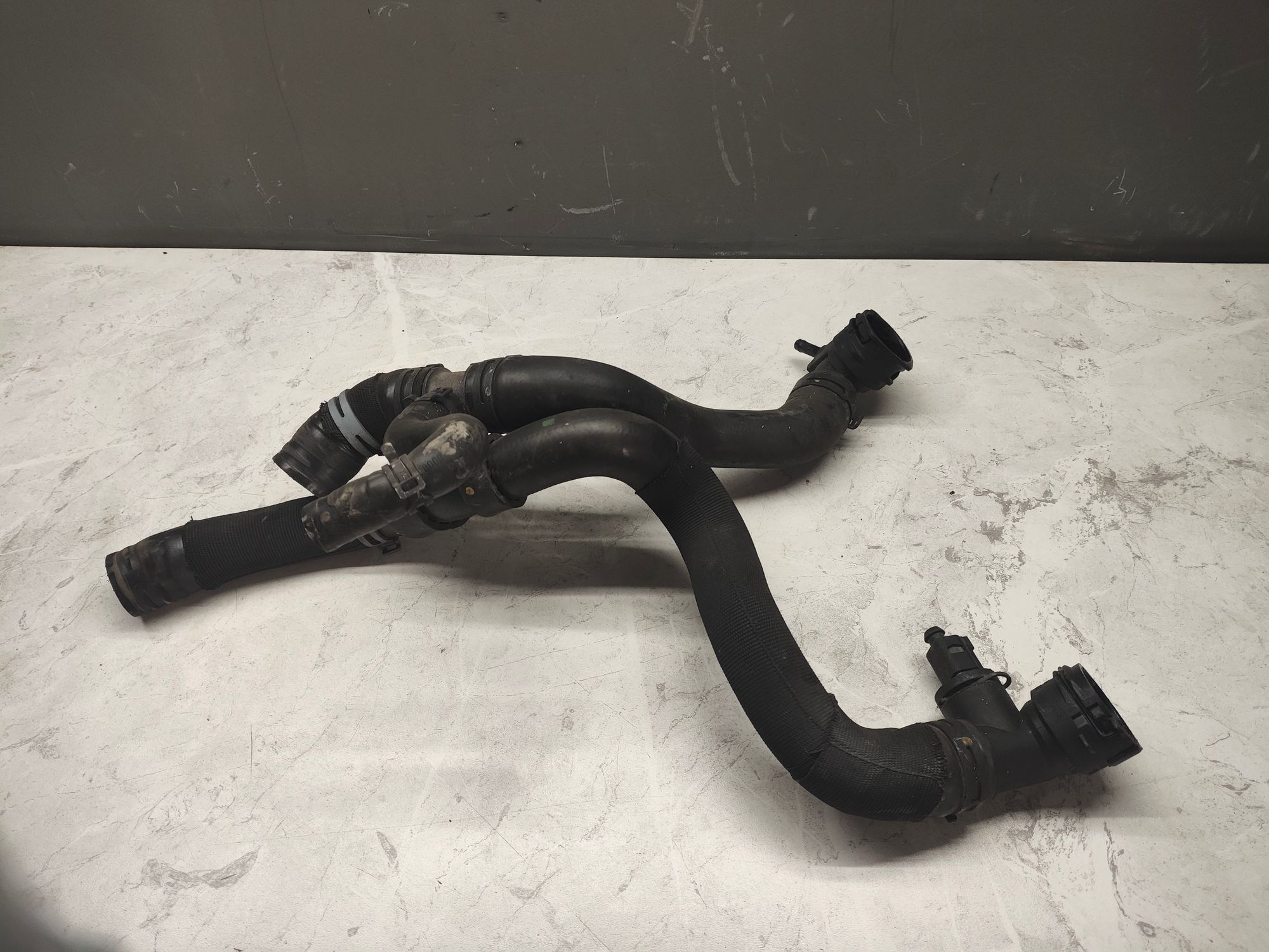 https://ycs.partsauto.market/partsauto-images/thmbs/userImages/6ab8ea4394fc0aced0b69382a3e61955/part/6a122491-3582-4b30-8820-728a33db19c9_1778584127084.jpg