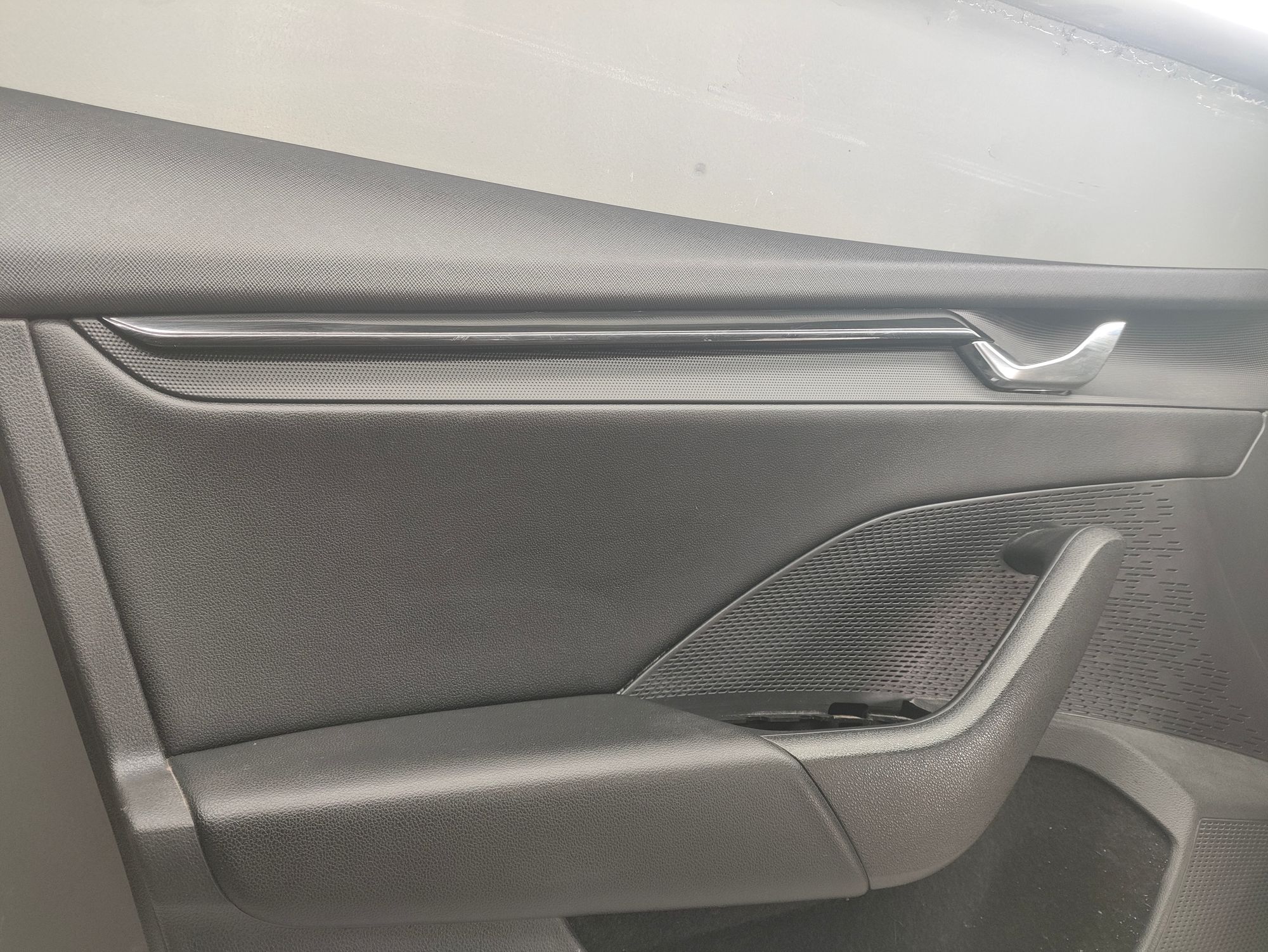https://ycs.partsauto.market/partsauto-images/thmbs/userImages/6ab8ea4394fc0aced0b69382a3e61955/part/6bdfe6e8-de41-4b72-829d-6266196daab0_1776259353536.jpg