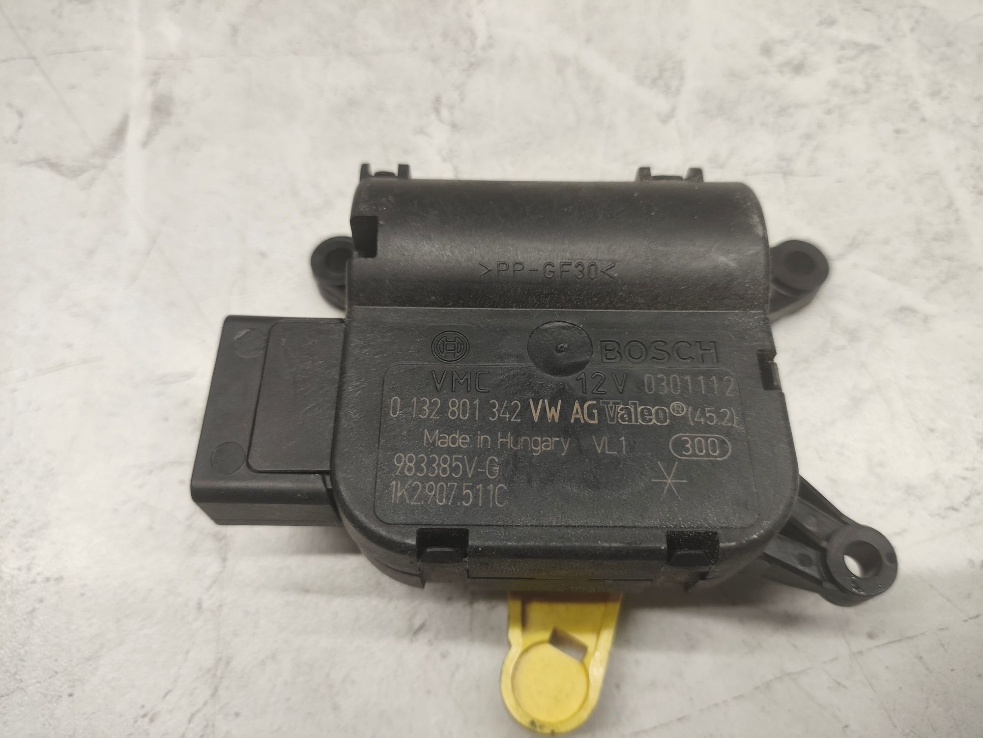 https://ycs.partsauto.market/partsauto-images/thmbs/userImages/6ab8ea4394fc0aced0b69382a3e61955/part/6bed6ed3-a0f3-4147-b66c-96226e656daa_1781007801048.jpg