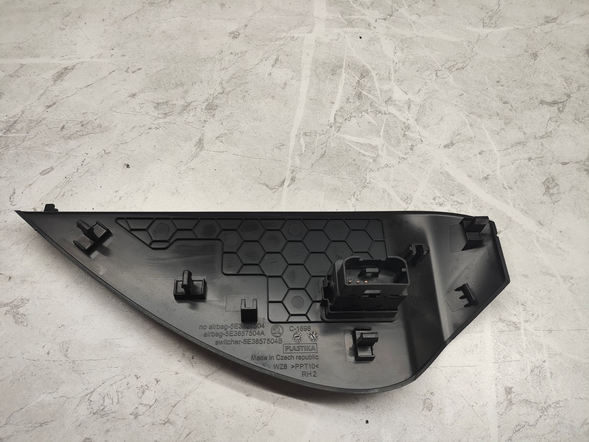 https://ycs.partsauto.market/partsauto-images/thmbs/userImages/6ab8ea4394fc0aced0b69382a3e61955/part/6dbe9f7e-eab4-4096-b123-2e476854f3eb_1775294093135.jpg
