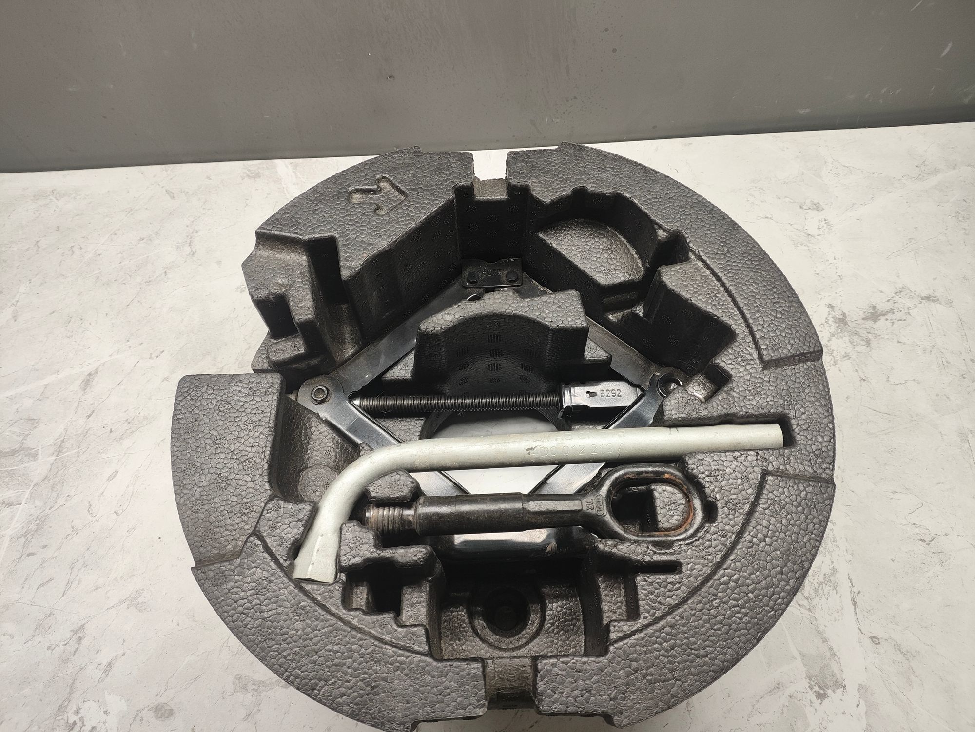 https://ycs.partsauto.market/partsauto-images/thmbs/userImages/6ab8ea4394fc0aced0b69382a3e61955/part/712c987a-5bd7-402d-a36a-8363325c90d2_1775738507977.jpg