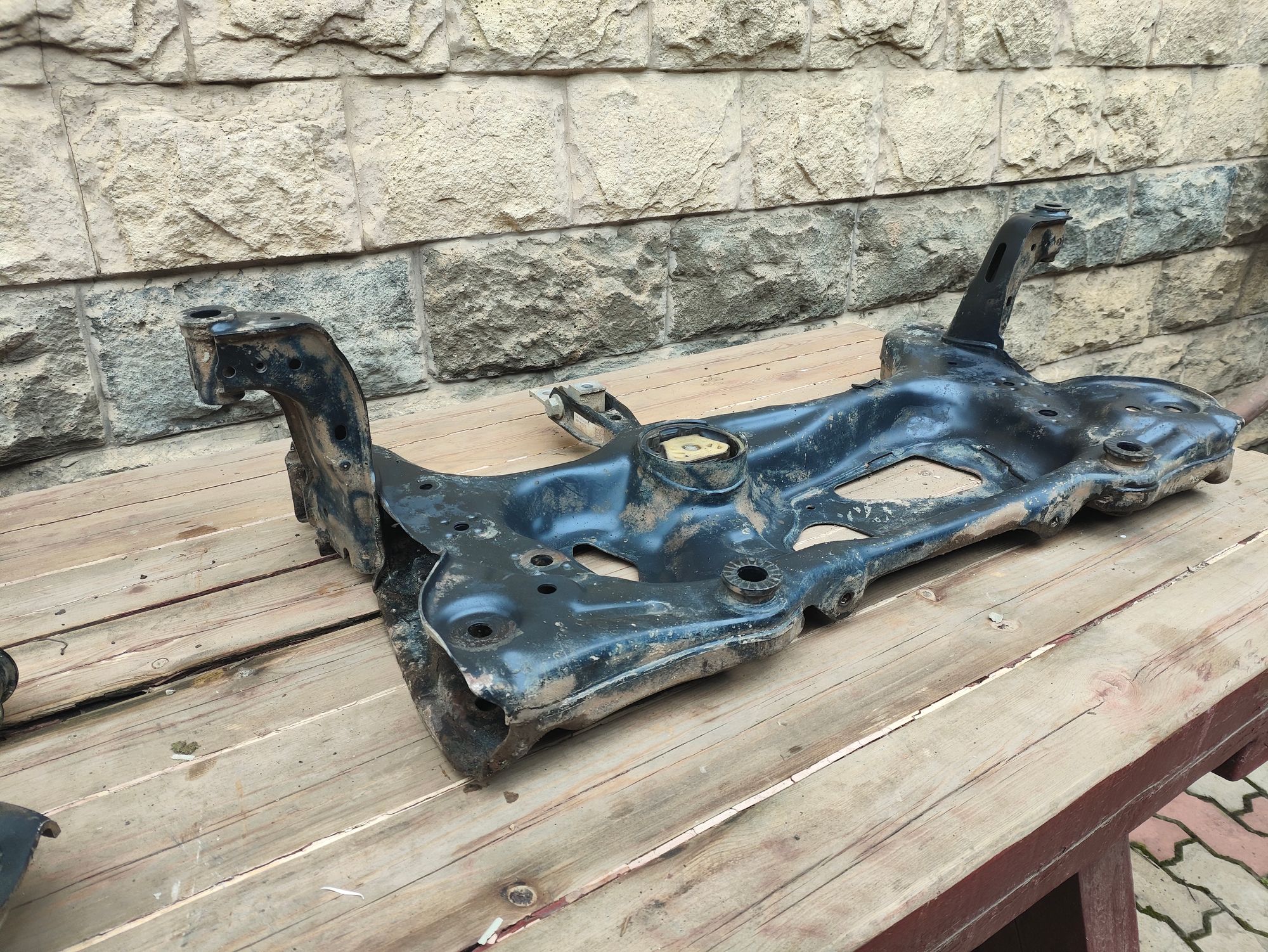 https://ycs.partsauto.market/partsauto-images/thmbs/userImages/6ab8ea4394fc0aced0b69382a3e61955/part/72ff68bc-40e3-48a7-833f-c6f84a3f6c42_1776769454799.jpg
