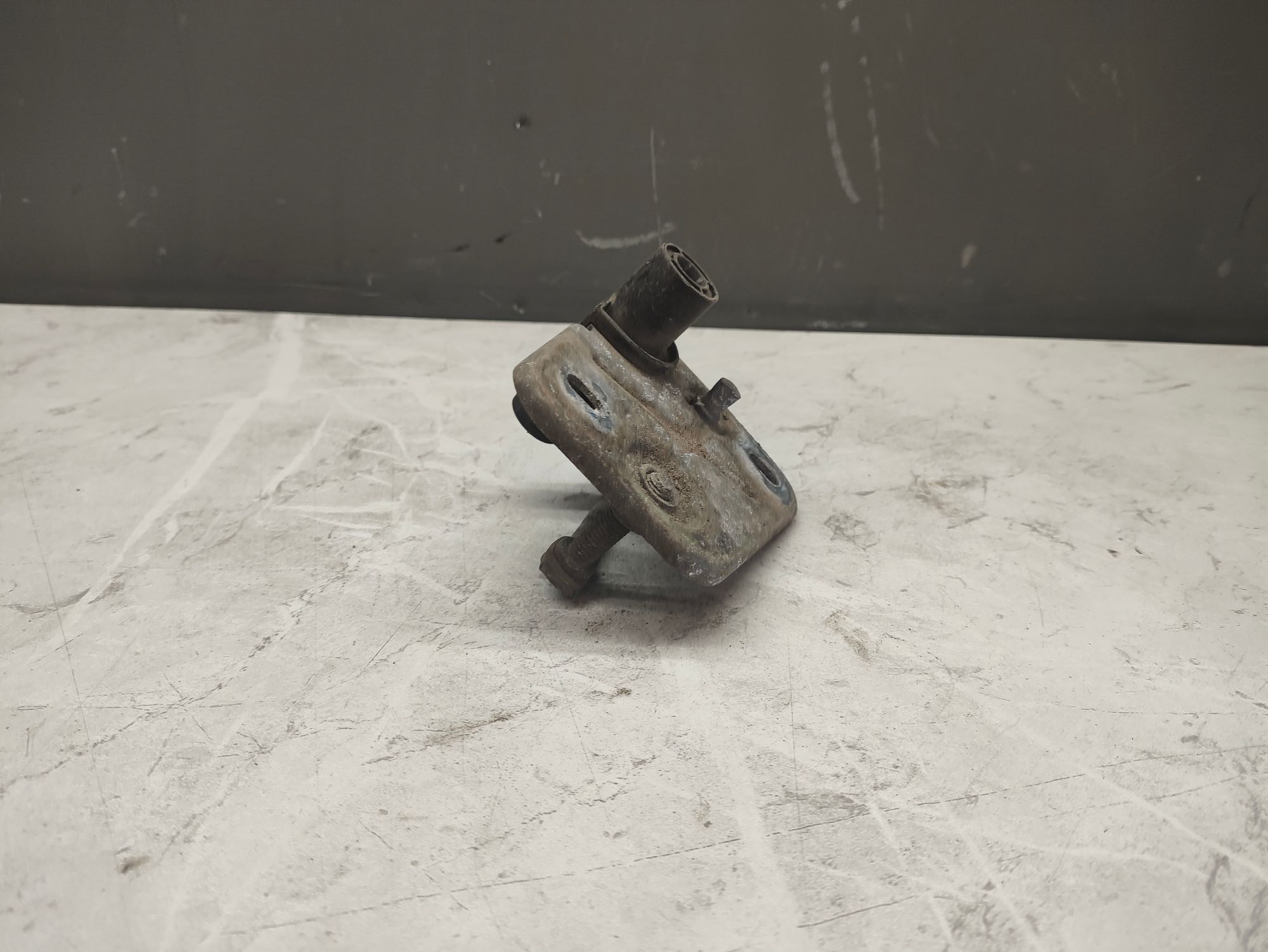https://ycs.partsauto.market/partsauto-images/thmbs/userImages/6ab8ea4394fc0aced0b69382a3e61955/part/73ba586b-eb46-4dcb-af2e-b2b9706cad33_1778573804975.jpg