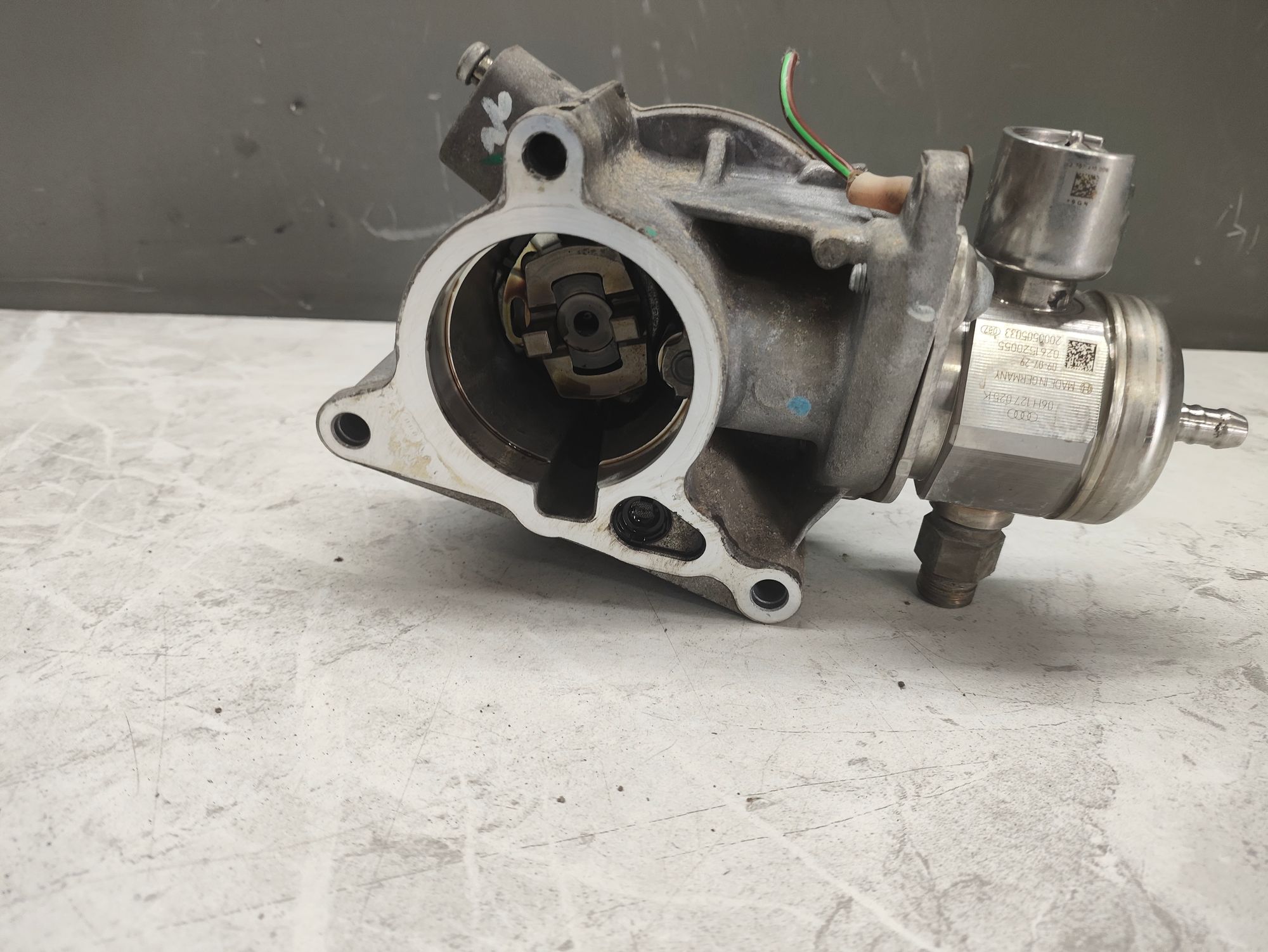https://ycs.partsauto.market/partsauto-images/thmbs/userImages/6ab8ea4394fc0aced0b69382a3e61955/part/785f3559-6547-4288-a92c-a65d1816a15c_1781087061196.jpg