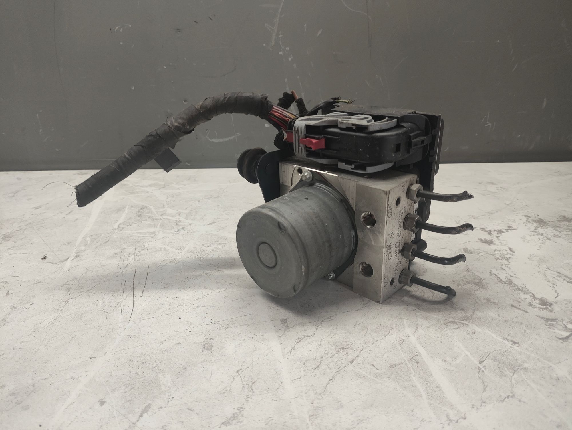 https://ycs.partsauto.market/partsauto-images/thmbs/userImages/6ab8ea4394fc0aced0b69382a3e61955/part/79284b9a-80e5-4623-9466-6bfdebbde6cb_1784630834403.jpg
