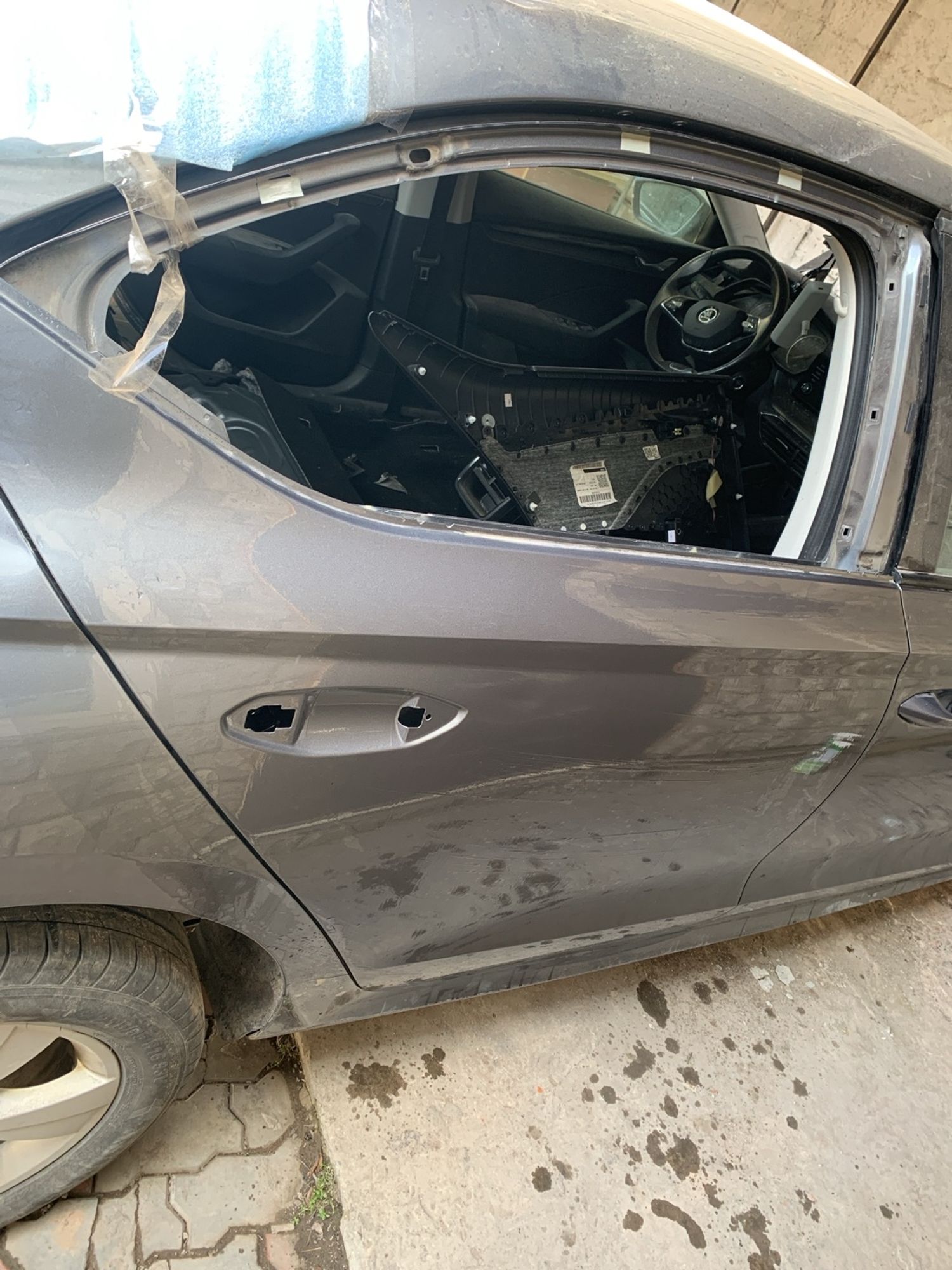 https://ycs.partsauto.market/partsauto-images/thmbs/userImages/6ab8ea4394fc0aced0b69382a3e61955/part/7c32c6ae-71df-427a-a361-1bbaf7ae140b_1773745158684.jpg