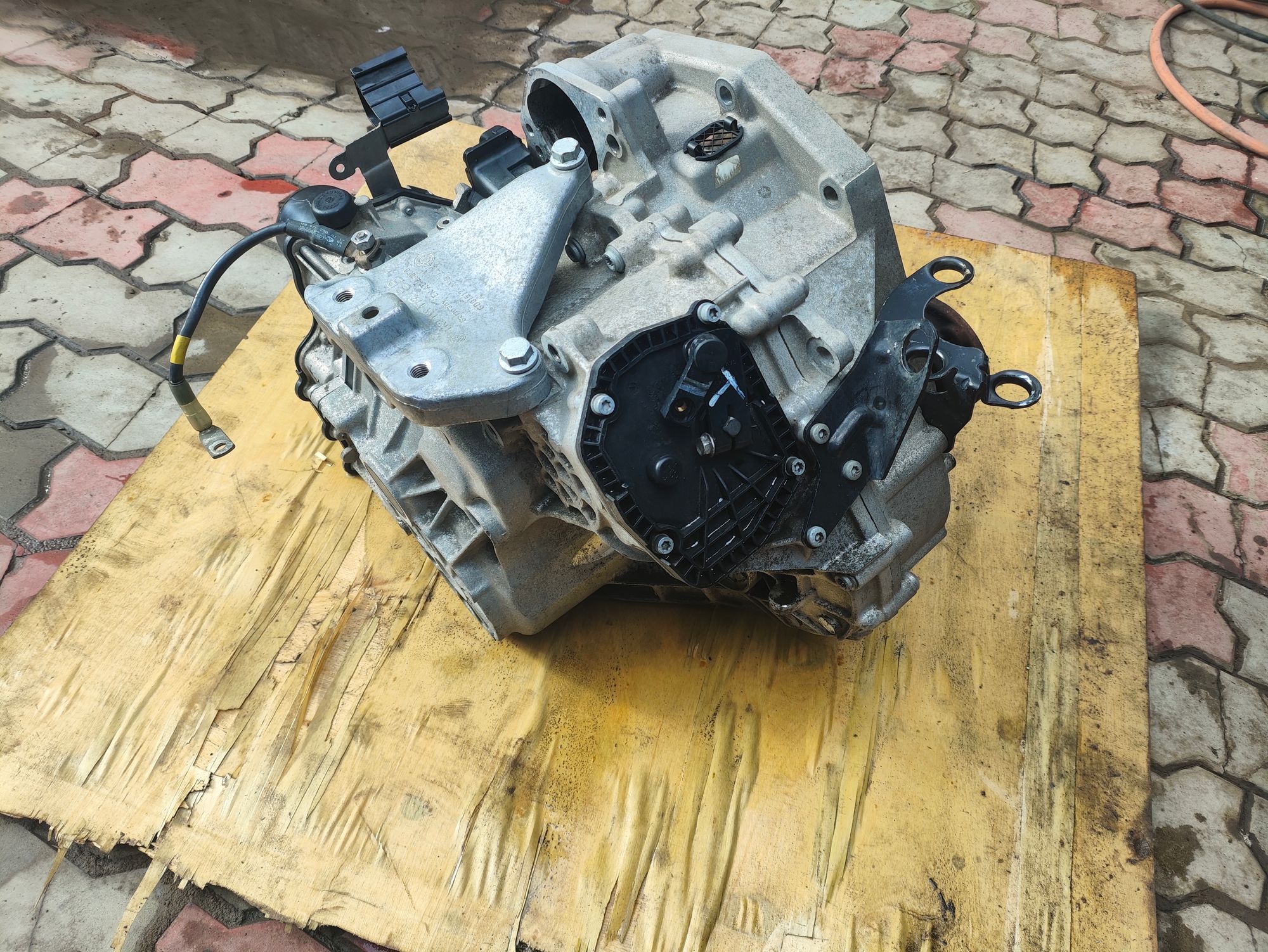 https://ycs.partsauto.market/partsauto-images/thmbs/userImages/6ab8ea4394fc0aced0b69382a3e61955/part/7f95e520-dec9-450b-8895-23eb8f5b98df_1778593537786.jpg