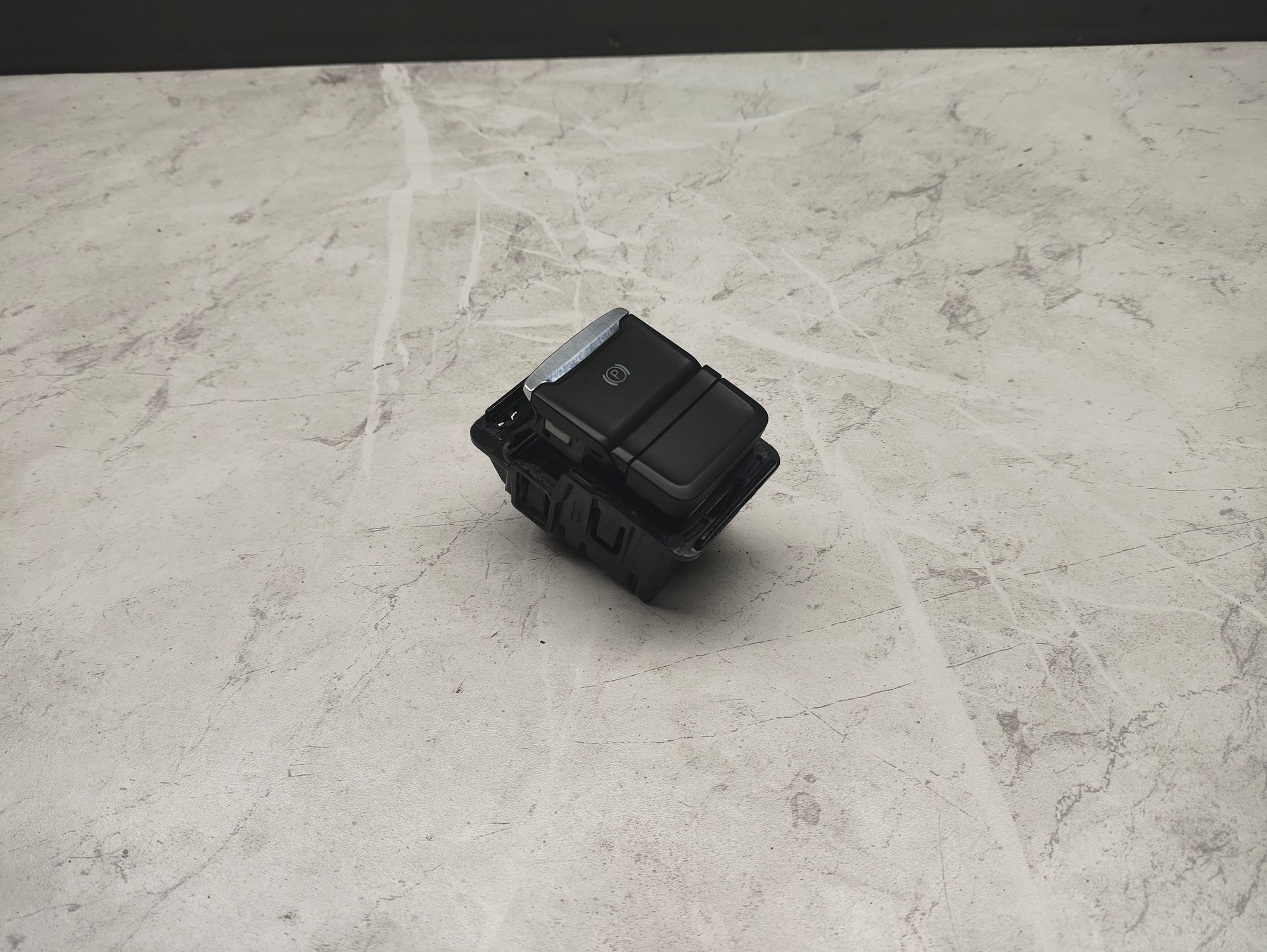 https://ycs.partsauto.market/partsauto-images/thmbs/userImages/6ab8ea4394fc0aced0b69382a3e61955/part/8016b714-4fff-4102-b20d-f81a73841d75_1775555414216.jpg