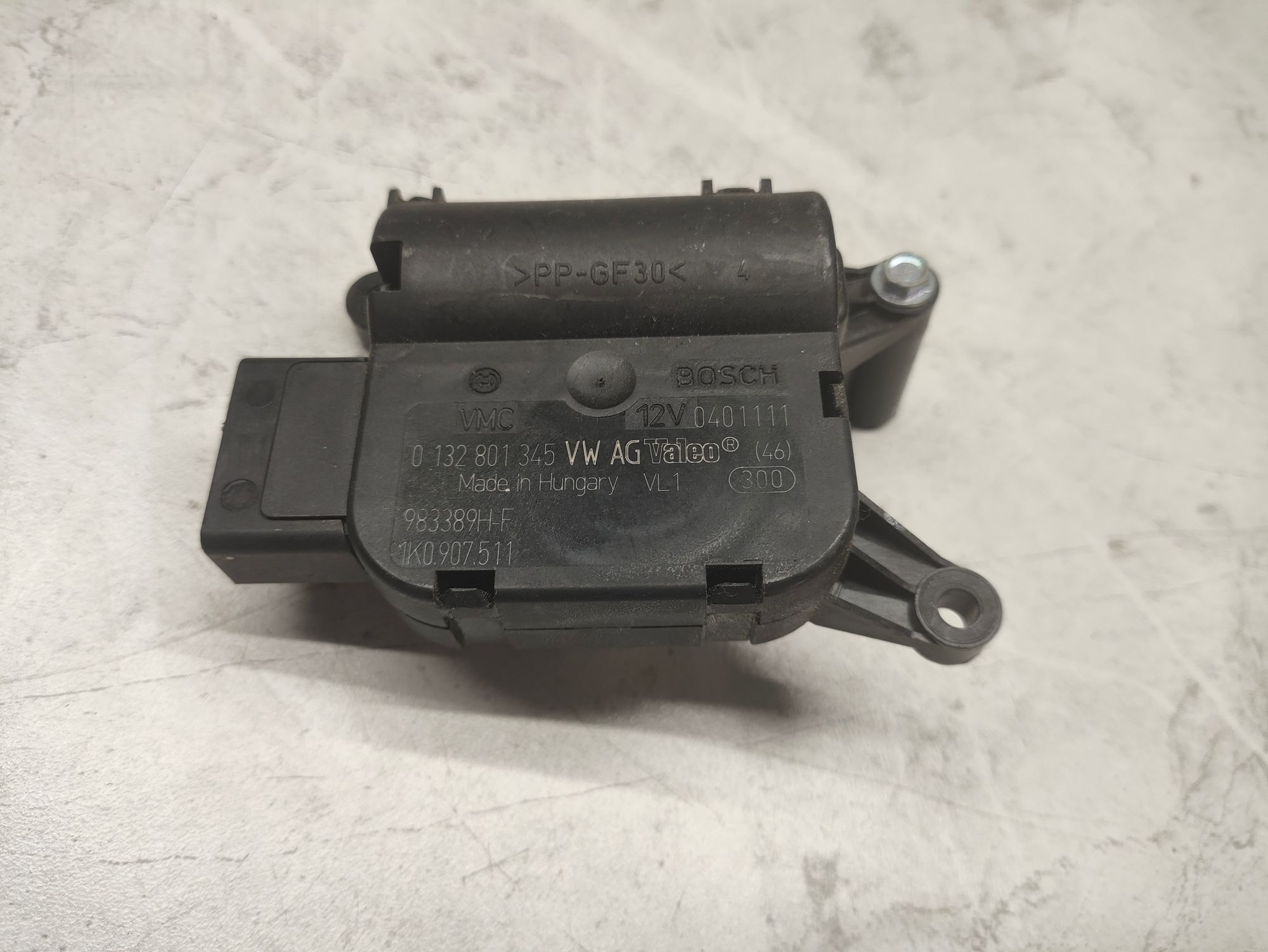 https://ycs.partsauto.market/partsauto-images/thmbs/userImages/6ab8ea4394fc0aced0b69382a3e61955/part/823ea636-faa4-41d6-9fac-04d5ae3a2633_1781006808373.jpg