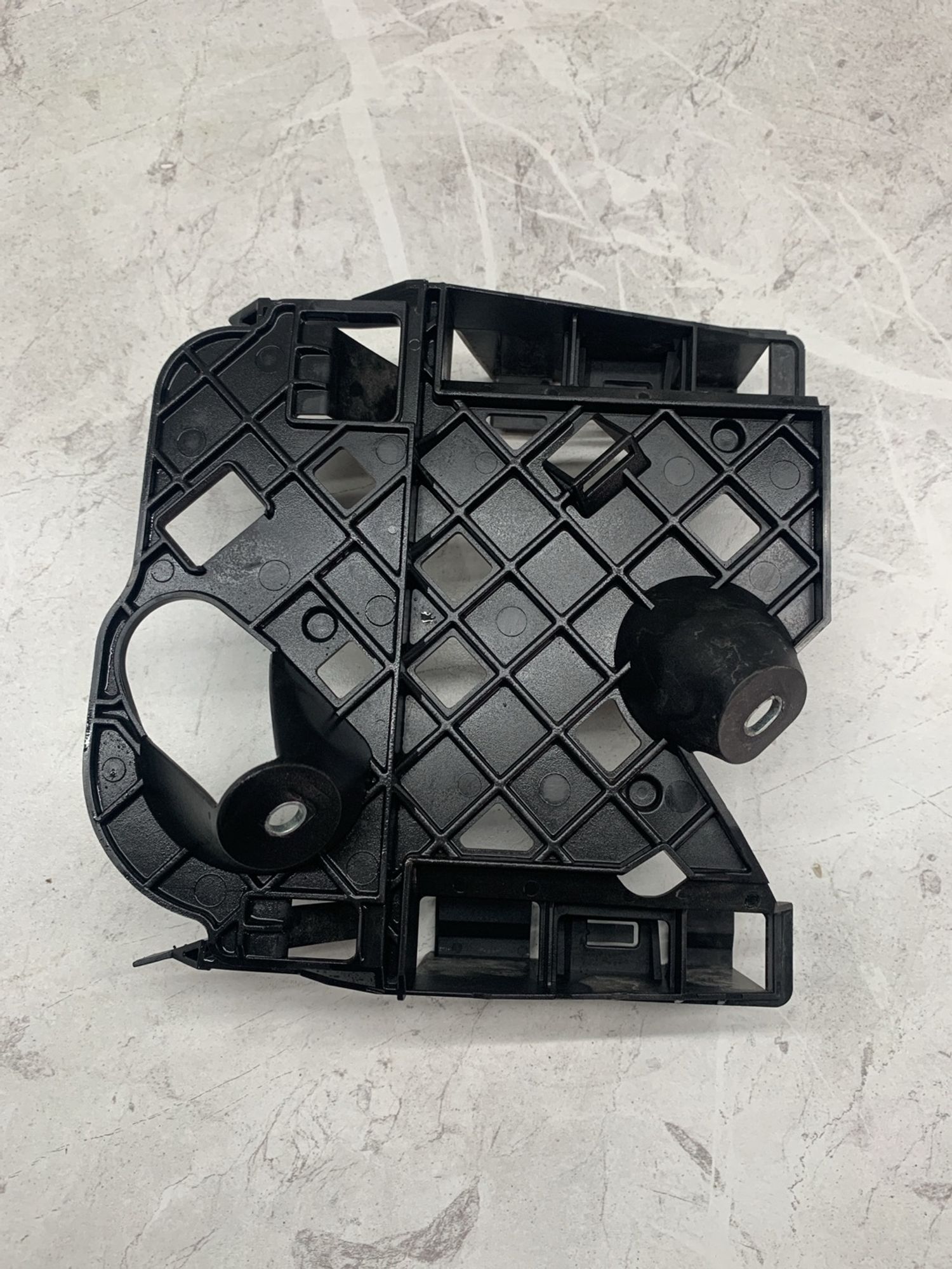 https://ycs.partsauto.market/partsauto-images/thmbs/userImages/6ab8ea4394fc0aced0b69382a3e61955/part/8320af3c-dbcd-4882-9afe-140a9726ac05_1774442094953.jpg