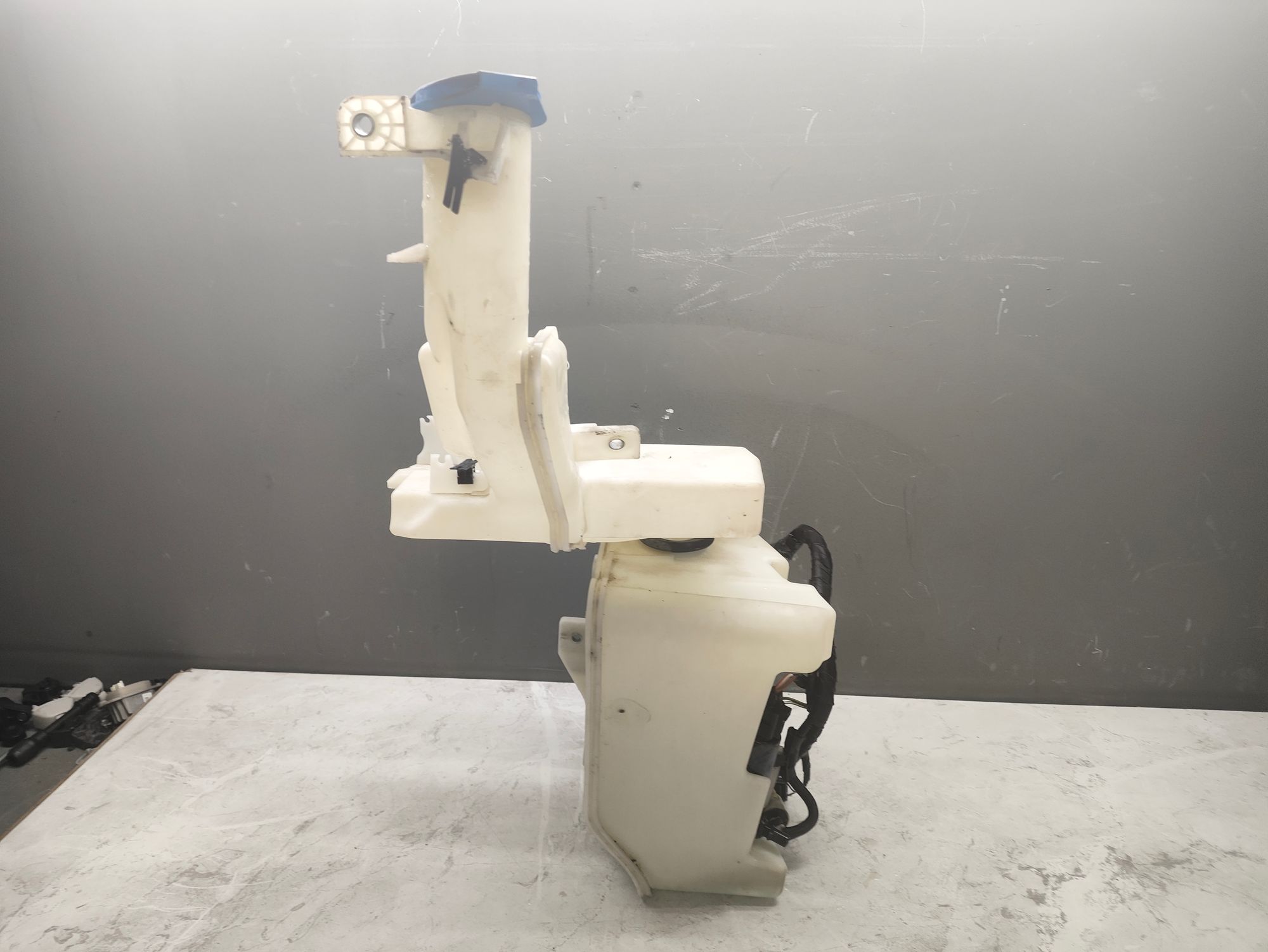 https://ycs.partsauto.market/partsauto-images/thmbs/userImages/6ab8ea4394fc0aced0b69382a3e61955/part/8586c67f-e972-472f-ae82-b96361364dcc_1781010744374.jpg