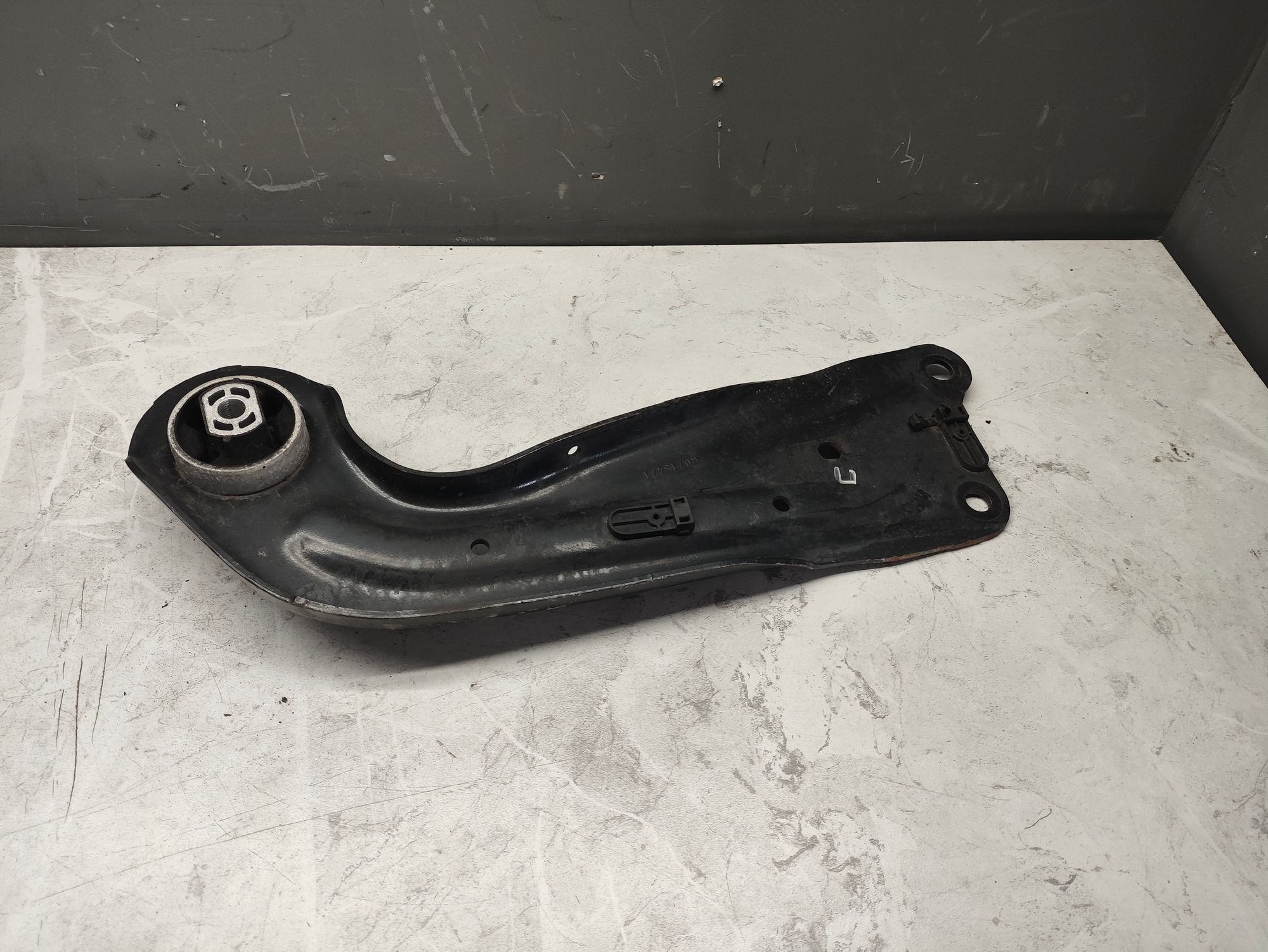 https://ycs.partsauto.market/partsauto-images/thmbs/userImages/6ab8ea4394fc0aced0b69382a3e61955/part/88ba6a8b-9157-4751-93d9-85b755e882c7_1787312566887.jpg