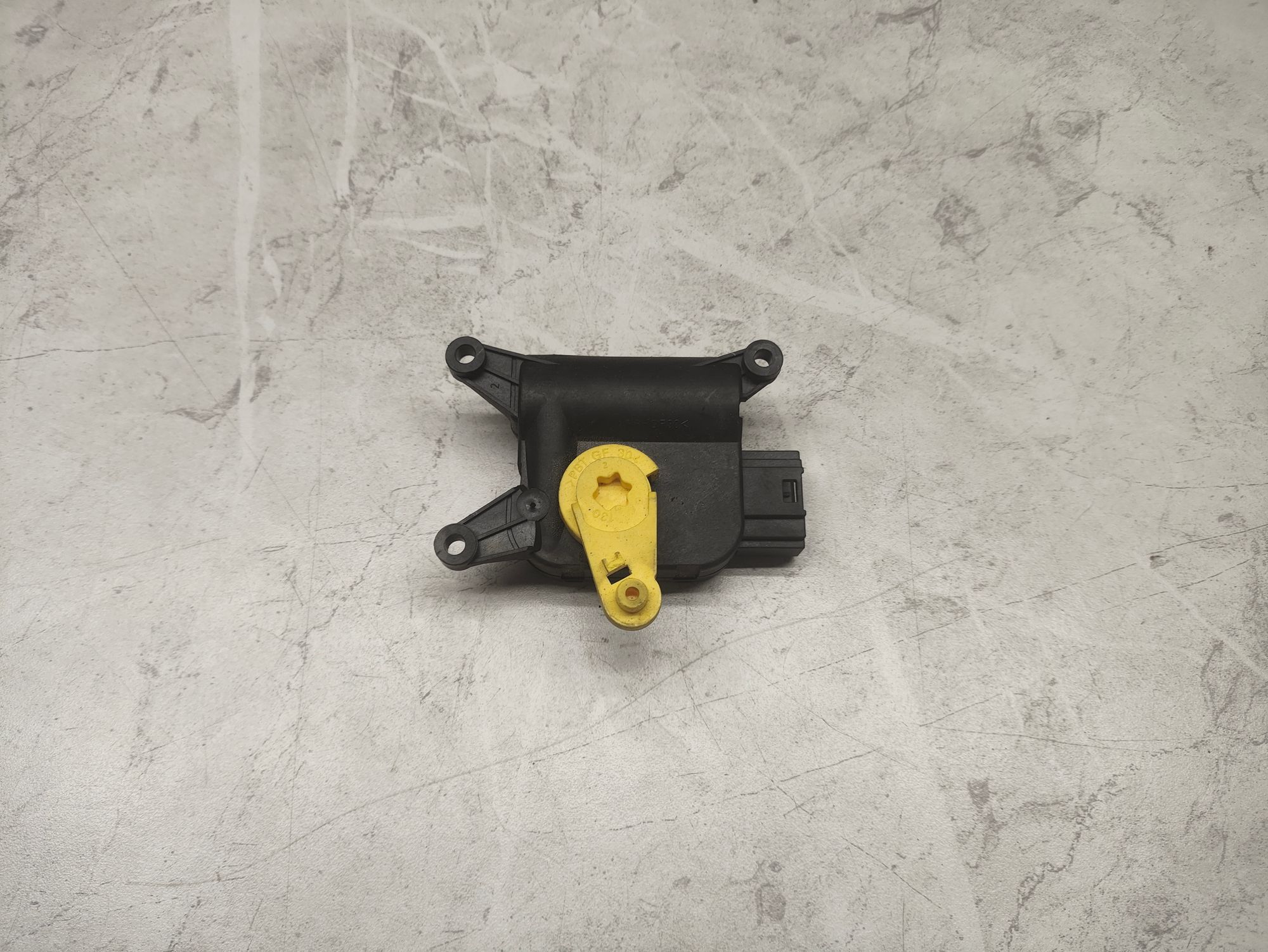 https://ycs.partsauto.market/partsauto-images/thmbs/userImages/6ab8ea4394fc0aced0b69382a3e61955/part/88ee52fc-d290-45a7-b29a-06eeb8ddb81c_1781007797514.jpg
