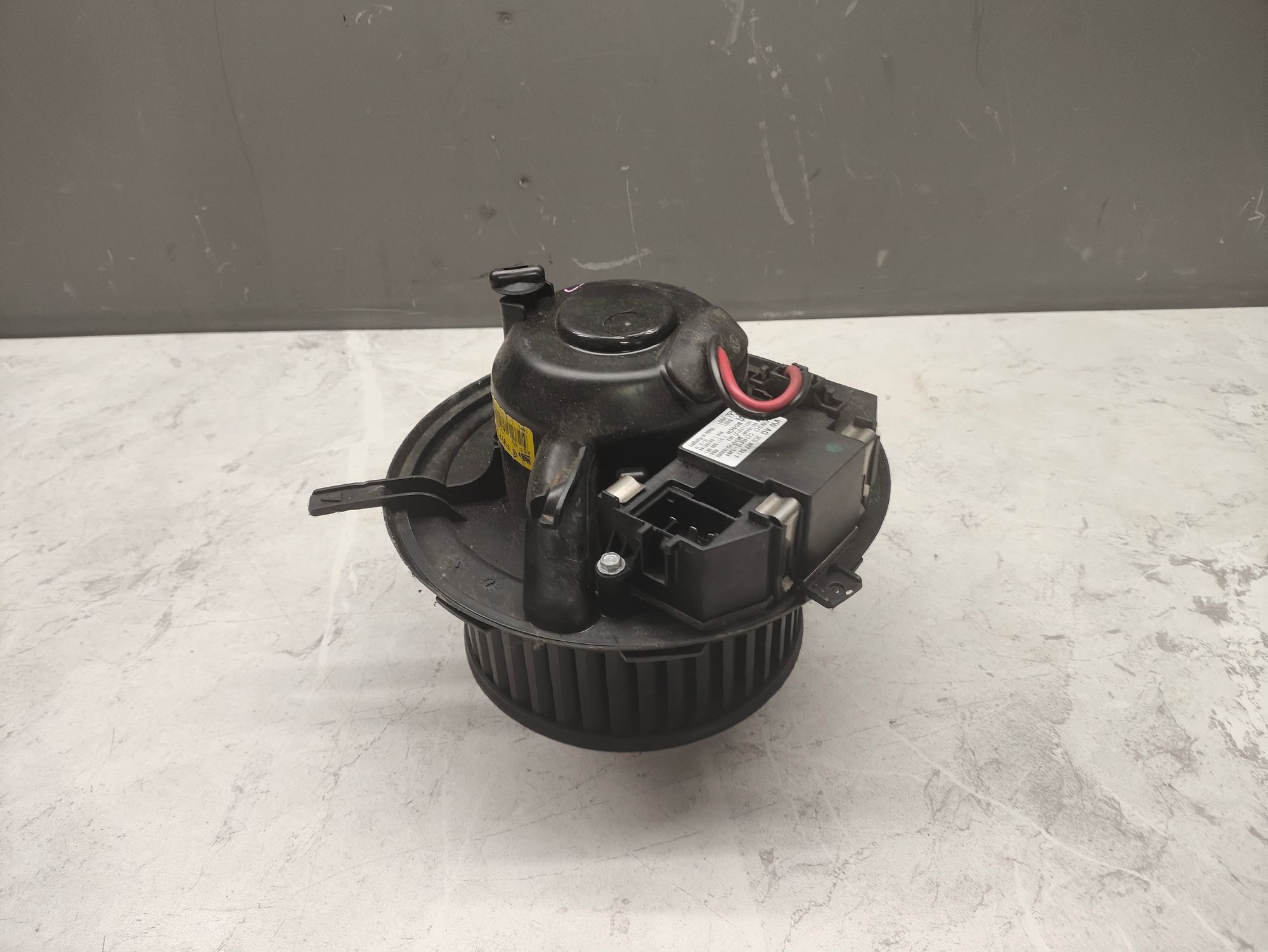 https://ycs.partsauto.market/partsauto-images/thmbs/userImages/6ab8ea4394fc0aced0b69382a3e61955/part/8aa30b7b-9ce1-41f7-b9cb-054ecb5b7d63_1781008585445.jpg