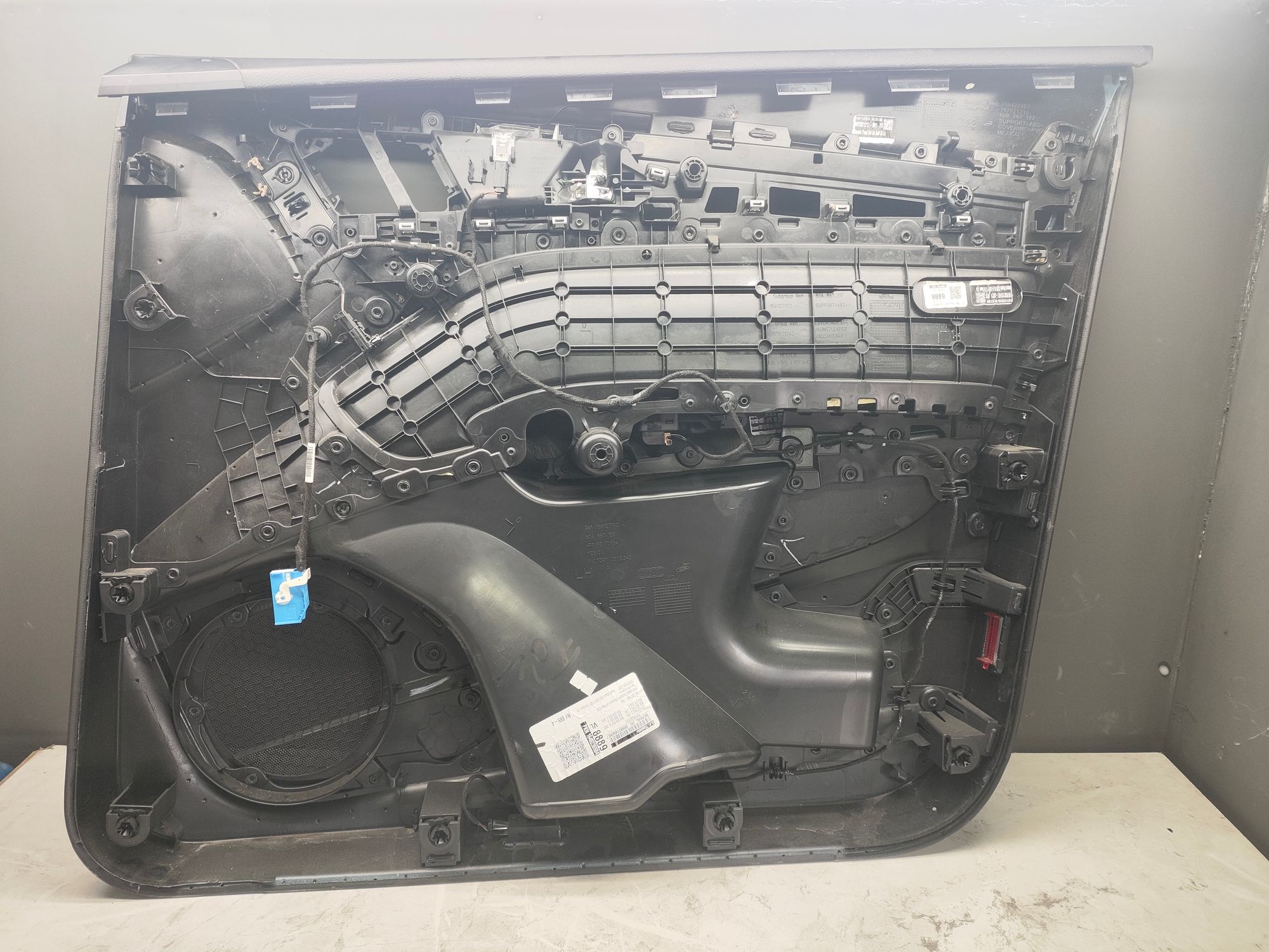 https://ycs.partsauto.market/partsauto-images/thmbs/userImages/6ab8ea4394fc0aced0b69382a3e61955/part/8b25f287-07d8-4288-a51b-2aae5e2d23a0_1776256552744.jpg
