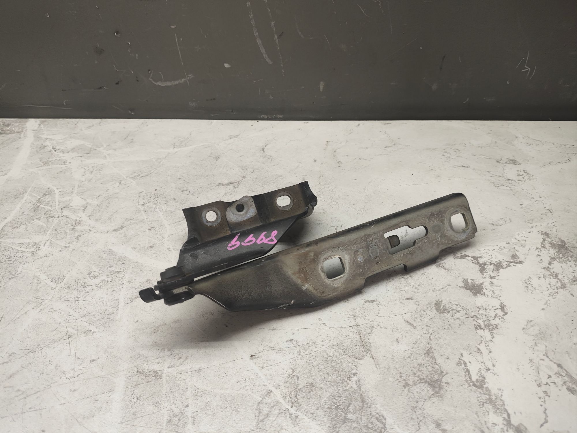 https://ycs.partsauto.market/partsauto-images/thmbs/userImages/6ab8ea4394fc0aced0b69382a3e61955/part/8d153968-f068-4c8f-a64a-85f216fa98dd_1784111445571.jpg