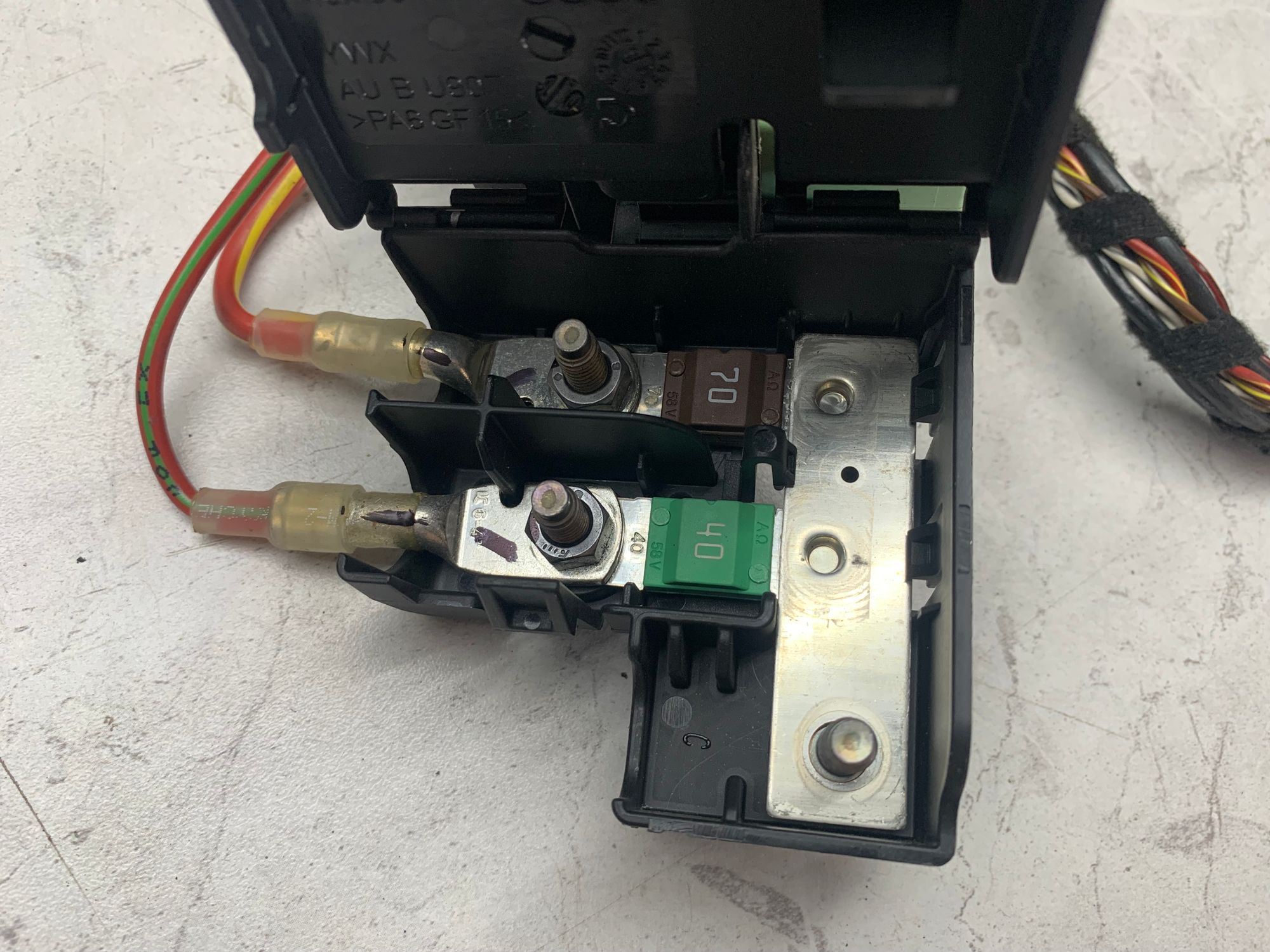 https://ycs.partsauto.market/partsauto-images/thmbs/userImages/6ab8ea4394fc0aced0b69382a3e61955/part/8e576f34-a3d0-4c1d-9787-029c75afc29b_1782133174902.jpg