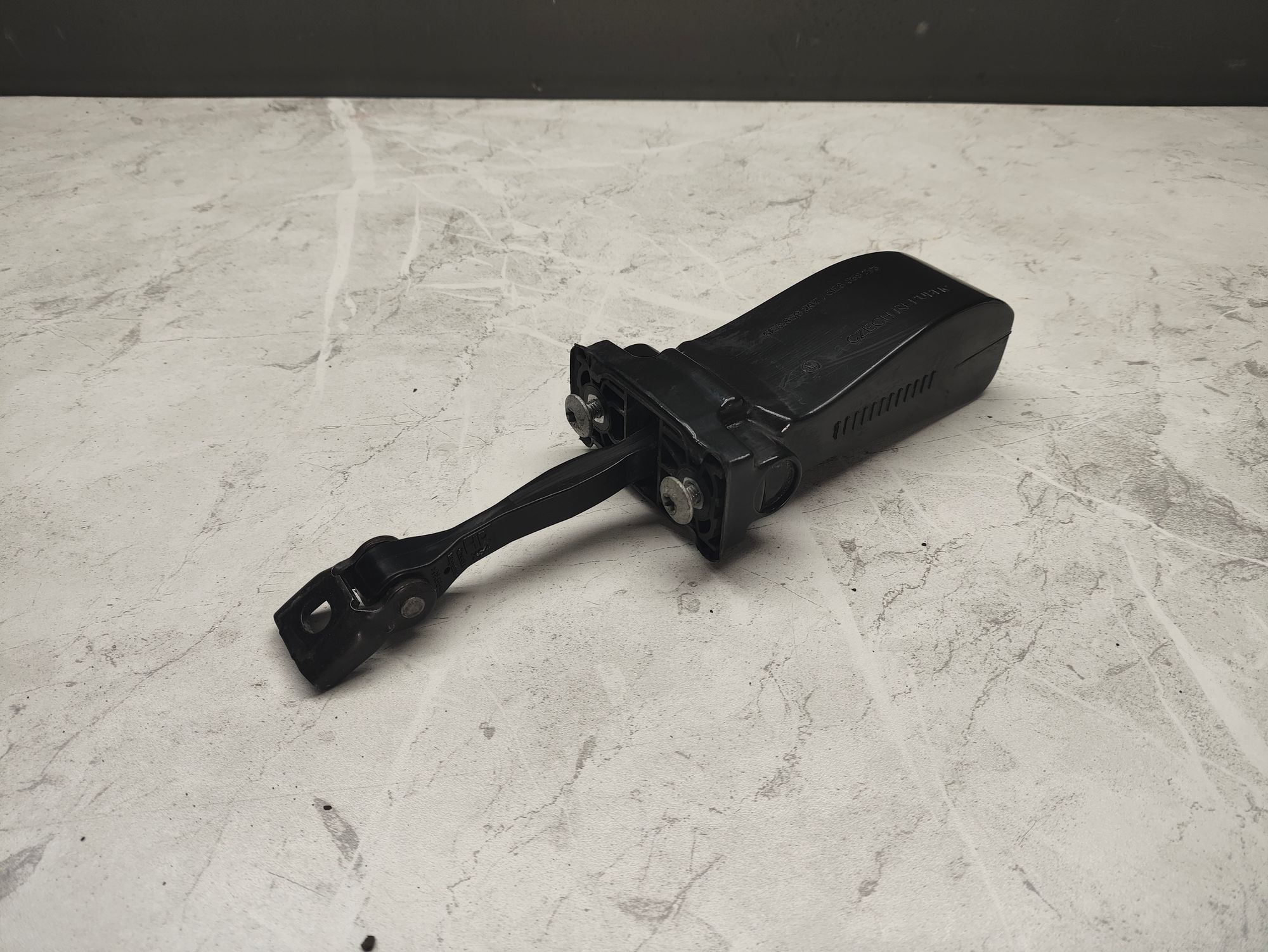 https://ycs.partsauto.market/partsauto-images/thmbs/userImages/6ab8ea4394fc0aced0b69382a3e61955/part/922c3e80-b2fb-4108-853b-9f684c428c33_1776174681788.jpg