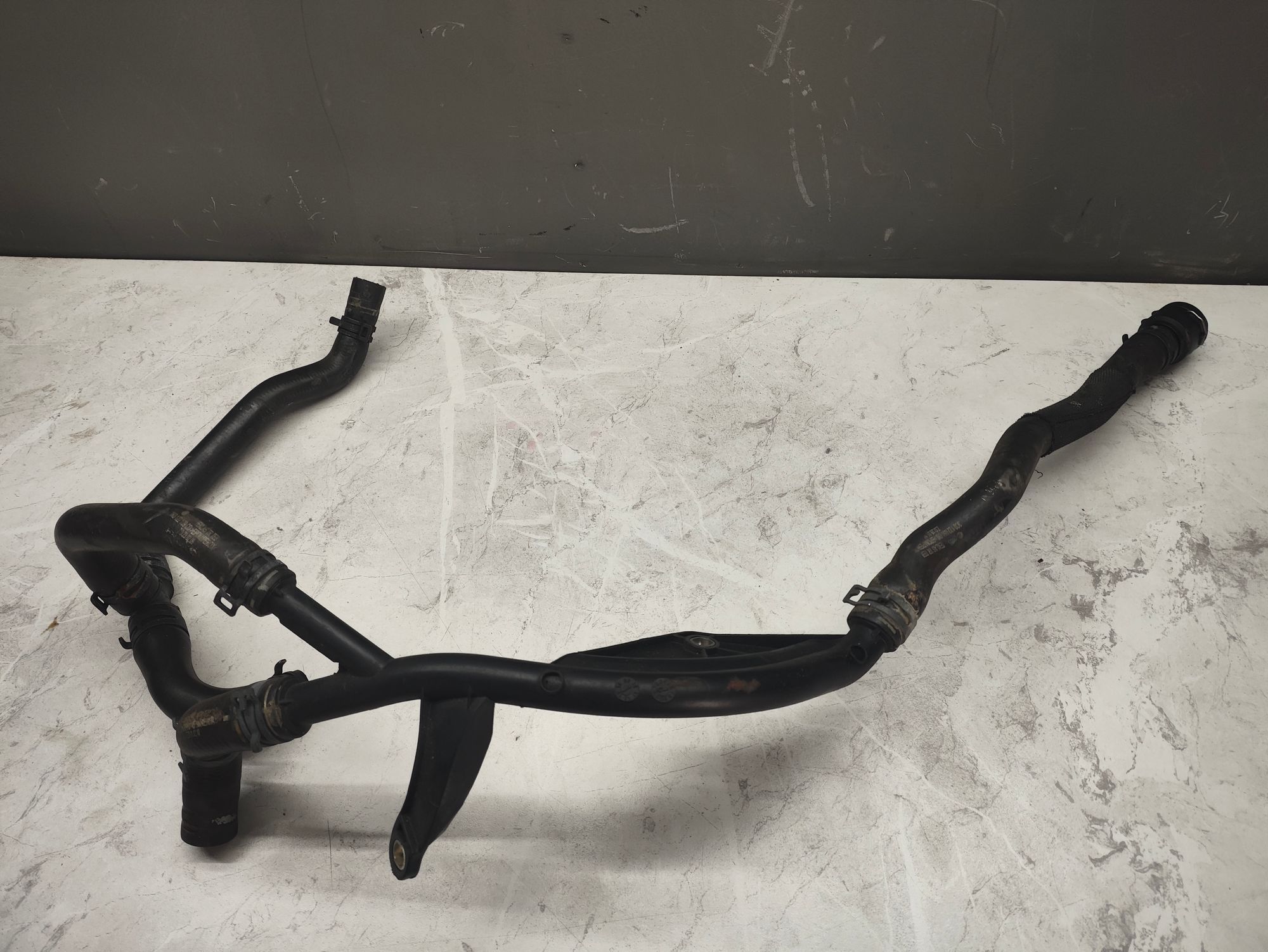 https://ycs.partsauto.market/partsauto-images/thmbs/userImages/6ab8ea4394fc0aced0b69382a3e61955/part/9289d764-e5e9-4f6d-8634-801a972413b3_1778581759150.jpg