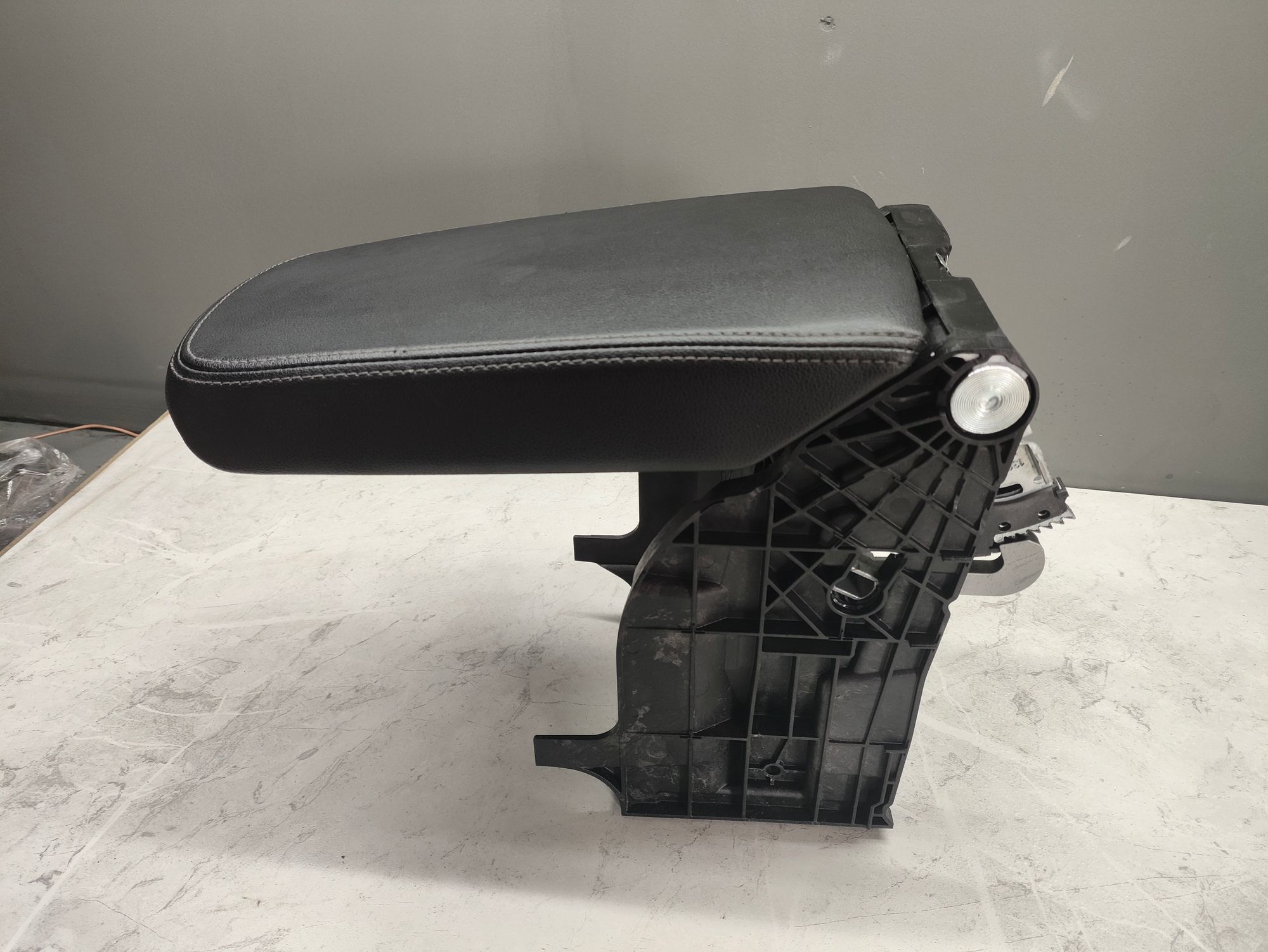 https://ycs.partsauto.market/partsauto-images/thmbs/userImages/6ab8ea4394fc0aced0b69382a3e61955/part/92ee3a09-e2d4-4b23-b338-c925ee27235e_1775292094842.jpg