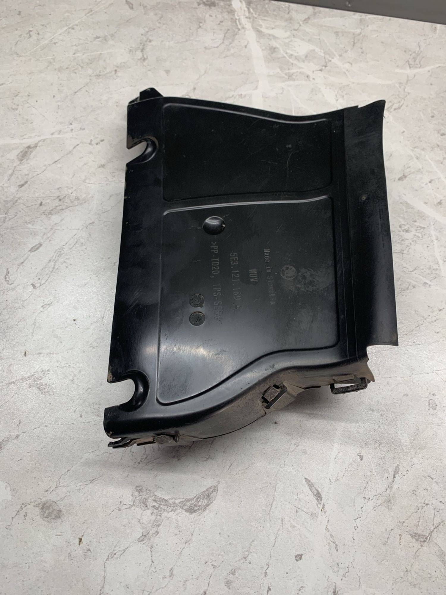 https://ycs.partsauto.market/partsauto-images/thmbs/userImages/6ab8ea4394fc0aced0b69382a3e61955/part/94e9259e-60da-4eb3-921e-4c5116ece2ee_1773749977746.jpg