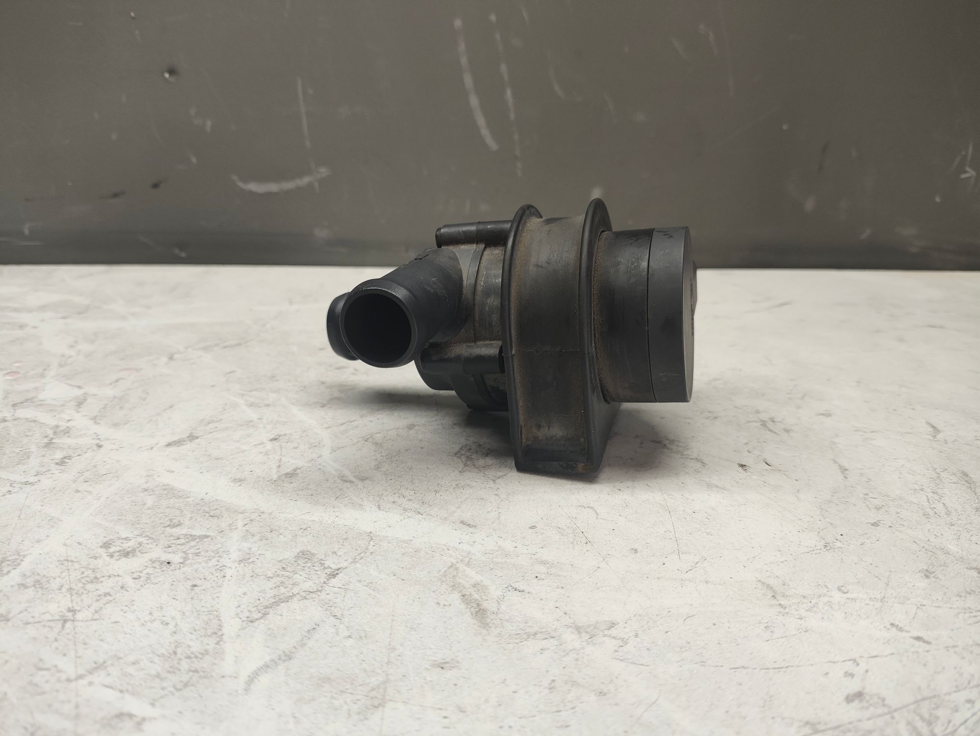 https://ycs.partsauto.market/partsauto-images/thmbs/userImages/6ab8ea4394fc0aced0b69382a3e61955/part/96999648-fda6-4357-9cc0-2d3234c42434_1778580410757.jpg