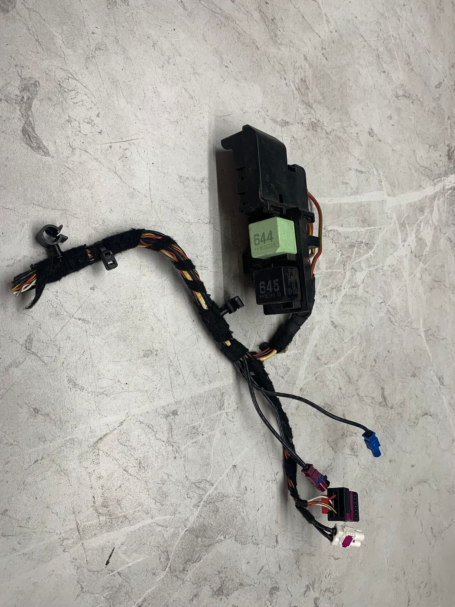 https://ycs.partsauto.market/partsauto-images/thmbs/userImages/6ab8ea4394fc0aced0b69382a3e61955/part/97ec2b16-ce19-4596-a572-8c6d54d28c92_1782133175807.jpg