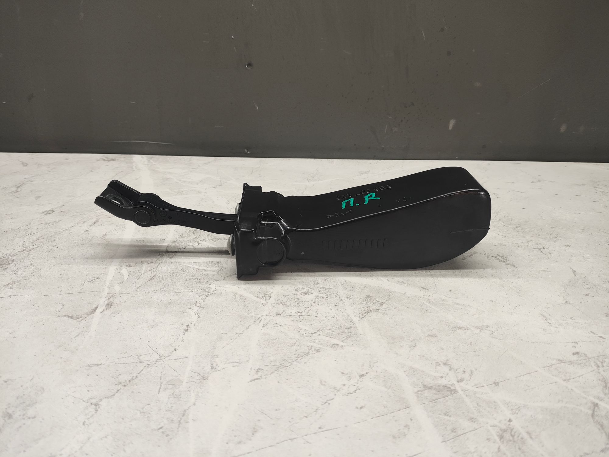 https://ycs.partsauto.market/partsauto-images/thmbs/userImages/6ab8ea4394fc0aced0b69382a3e61955/part/9cae52df-8a88-437f-9980-614e00b49772_1776263551883.jpg