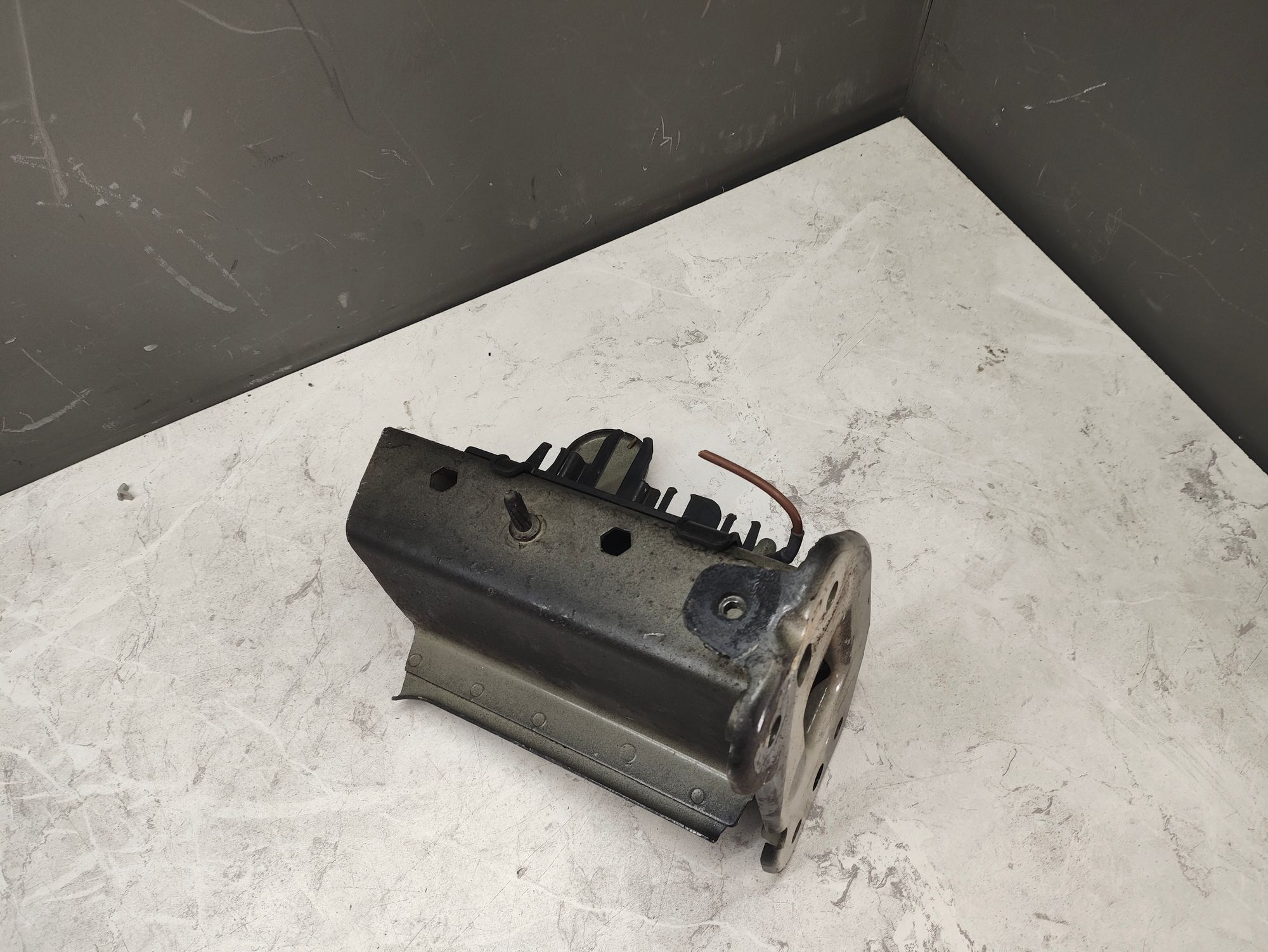 https://ycs.partsauto.market/partsauto-images/thmbs/userImages/6ab8ea4394fc0aced0b69382a3e61955/part/9f10fa6b-af2f-43b8-acfc-dc26896aab25_1784194993248.jpg