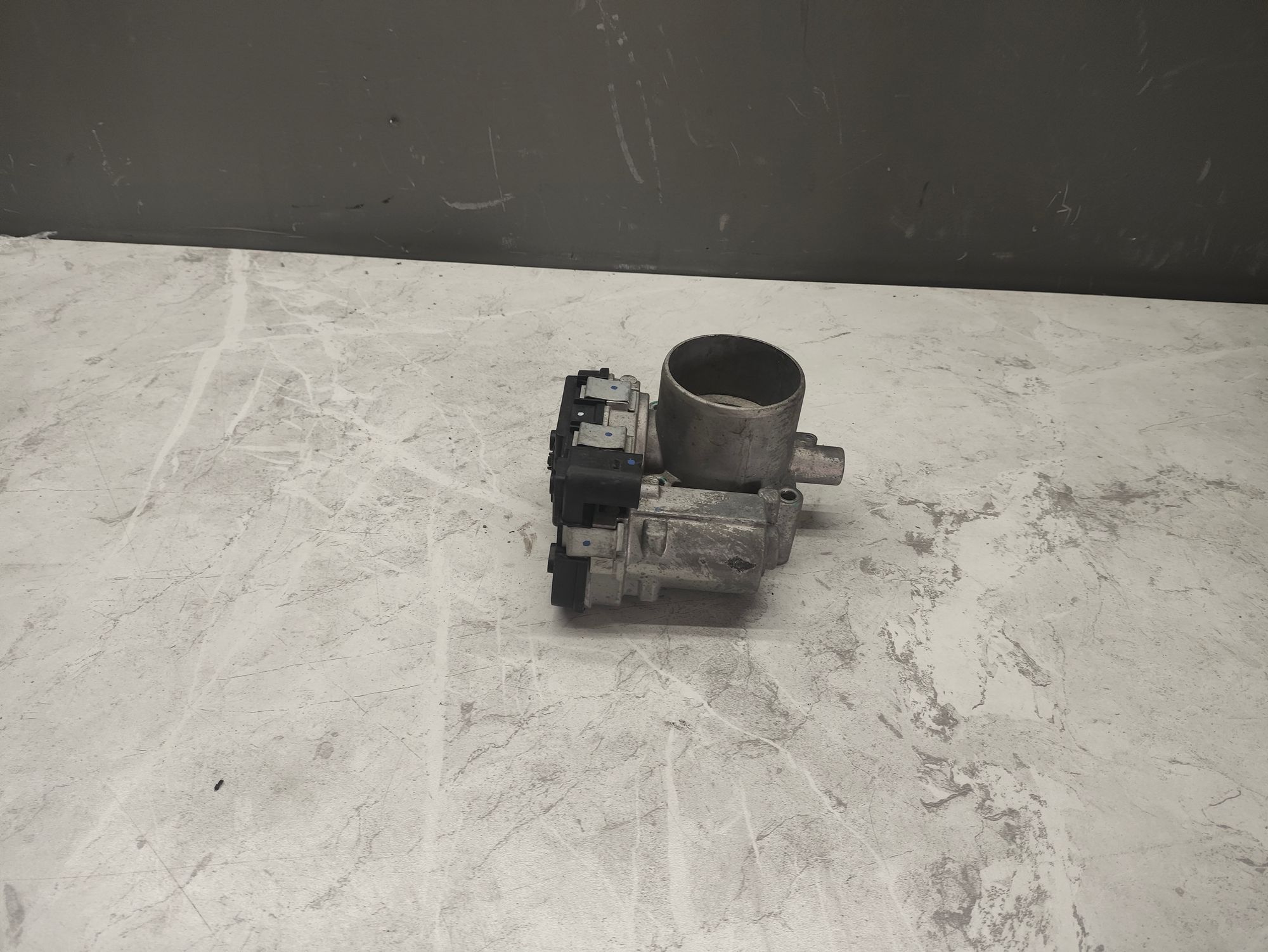 https://ycs.partsauto.market/partsauto-images/thmbs/userImages/6ab8ea4394fc0aced0b69382a3e61955/part/a8223624-0583-40e2-b5fd-b3da48af6218_1778492460460.jpg
