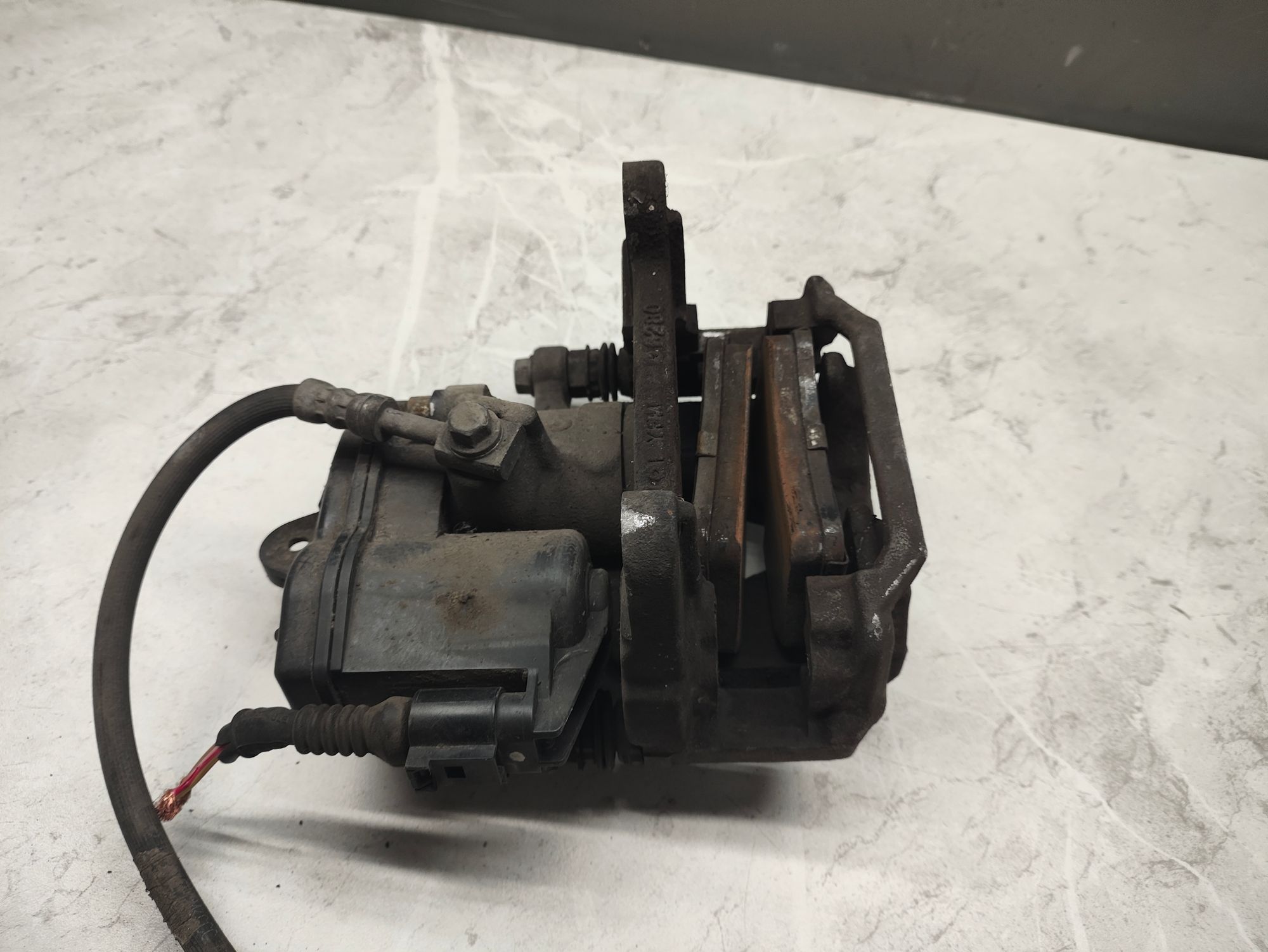 https://ycs.partsauto.market/partsauto-images/thmbs/userImages/6ab8ea4394fc0aced0b69382a3e61955/part/a9ceba5d-58b2-4236-9bc9-369331103d67_1776771914110.jpg
