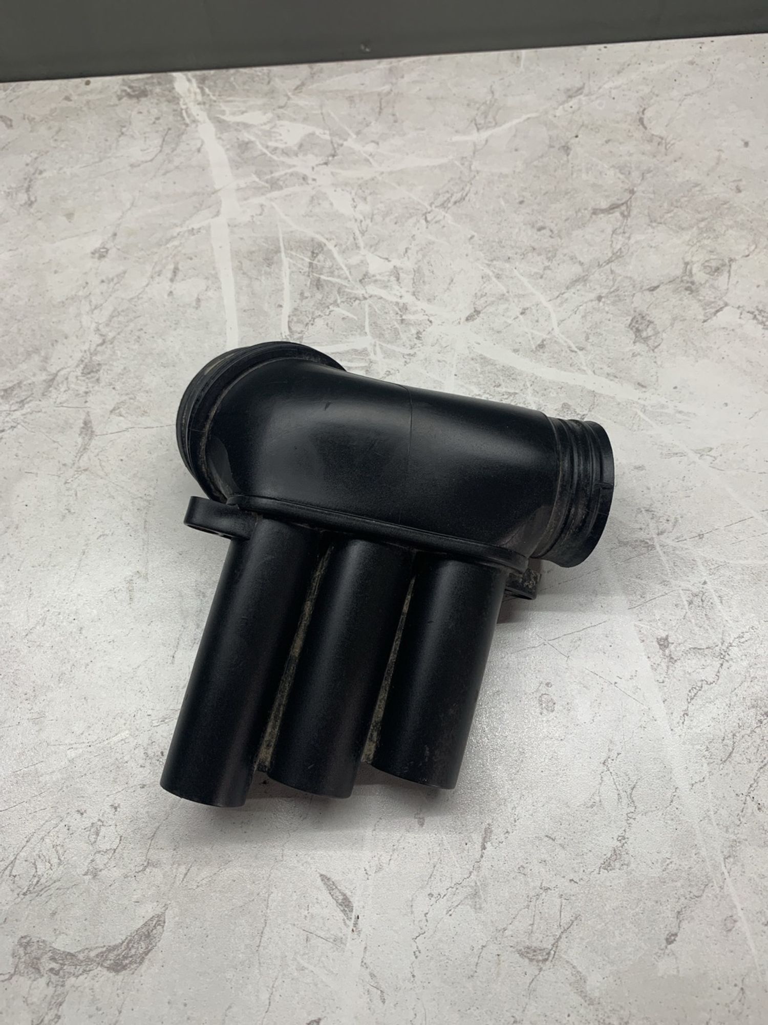https://ycs.partsauto.market/partsauto-images/thmbs/userImages/6ab8ea4394fc0aced0b69382a3e61955/part/ade8b57c-1088-4364-90e2-cfabbbd111ab_1773922639853.jpg