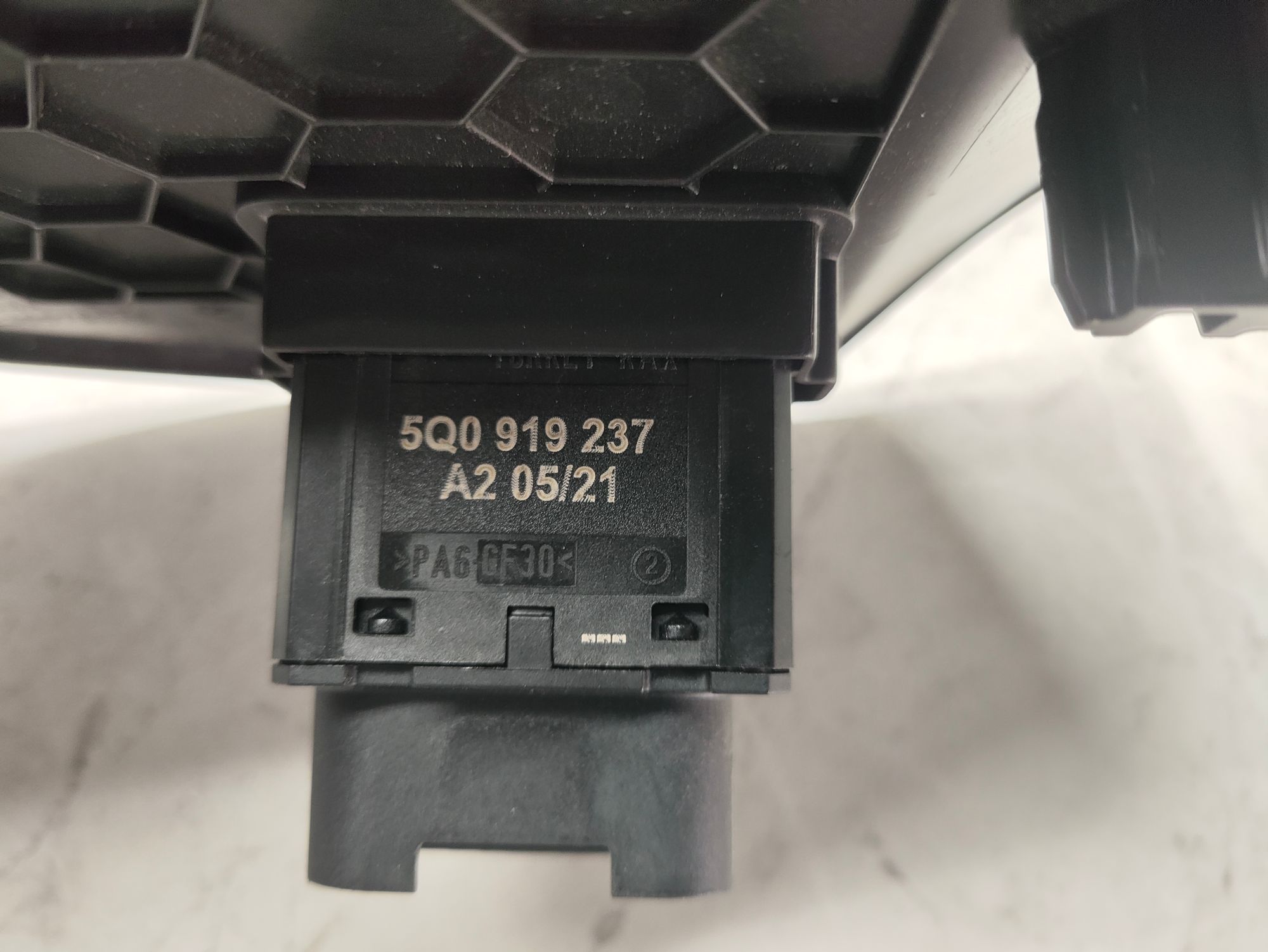 https://ycs.partsauto.market/partsauto-images/thmbs/userImages/6ab8ea4394fc0aced0b69382a3e61955/part/aee1b042-84ca-4ea6-a00e-046b58d0bfa9_1775294094556.jpg