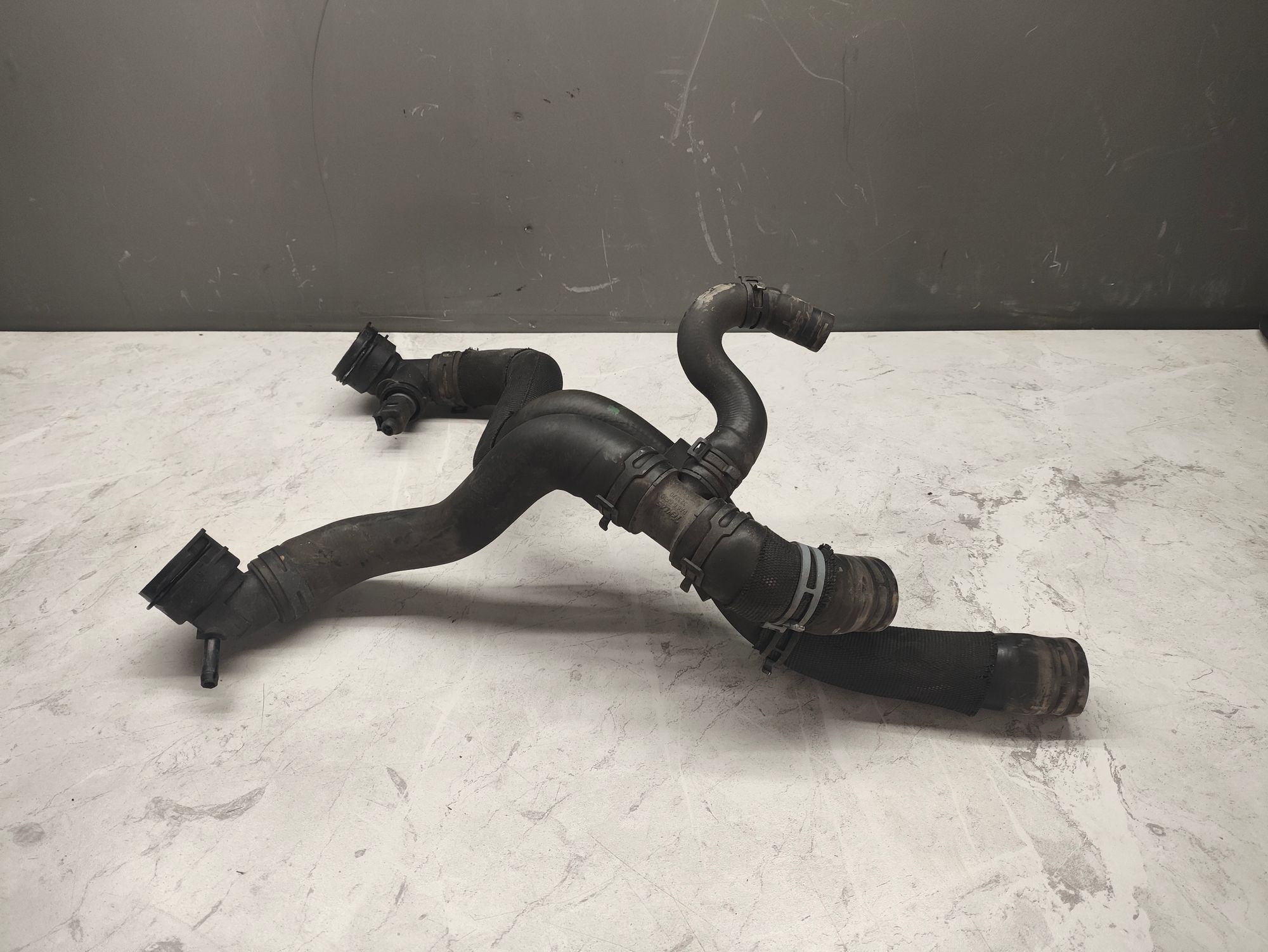 https://ycs.partsauto.market/partsauto-images/thmbs/userImages/6ab8ea4394fc0aced0b69382a3e61955/part/afa46541-3d41-47fc-8508-d1dcf6999290_1778584129313.jpg
