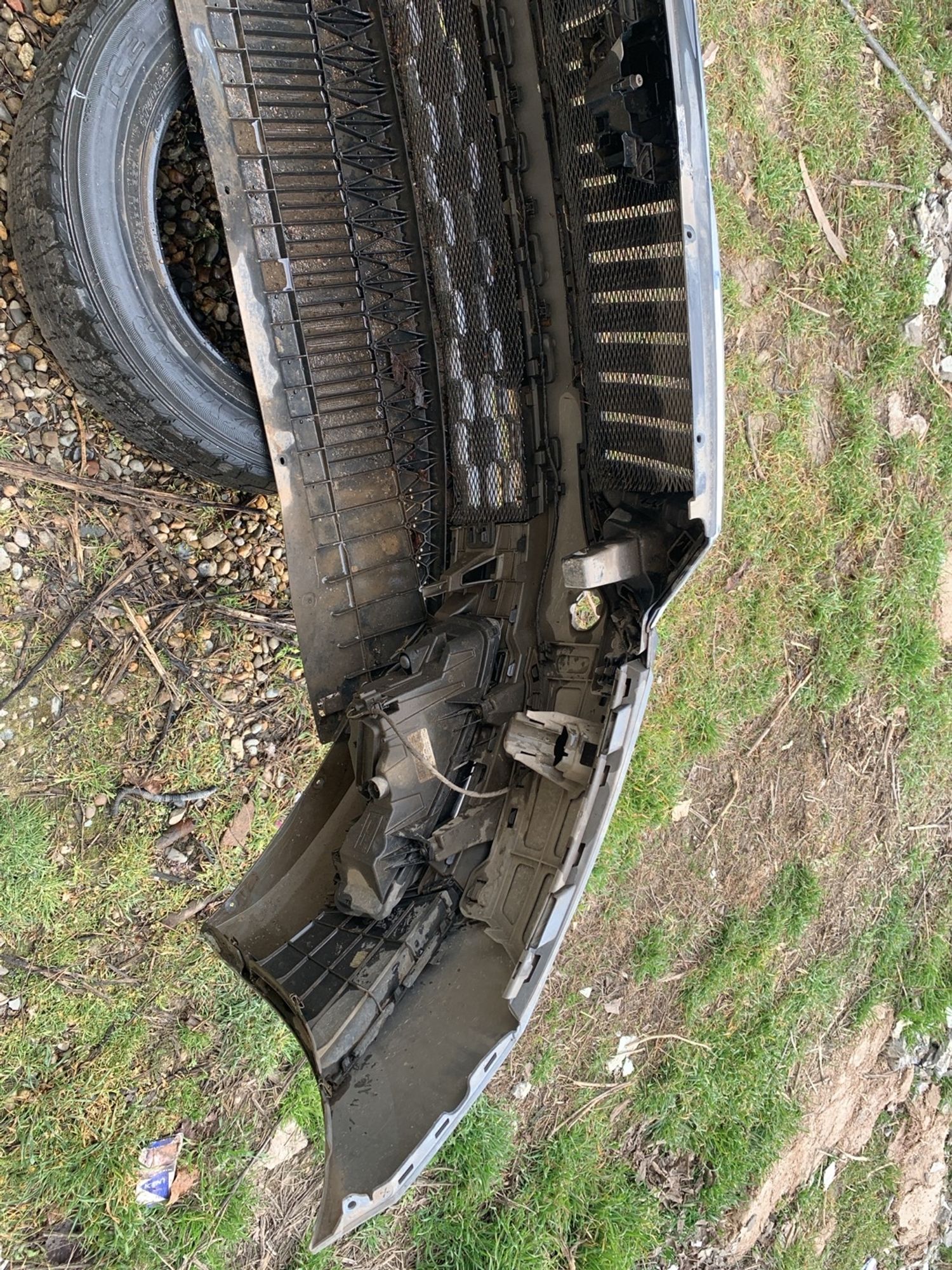 https://ycs.partsauto.market/partsauto-images/thmbs/userImages/6ab8ea4394fc0aced0b69382a3e61955/part/b242f328-c6b8-42d3-91b2-248a434f34d6_1773659357767.jpg